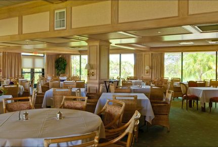Dining Bent Pine Clubhouse | Bent Pine Preserve
