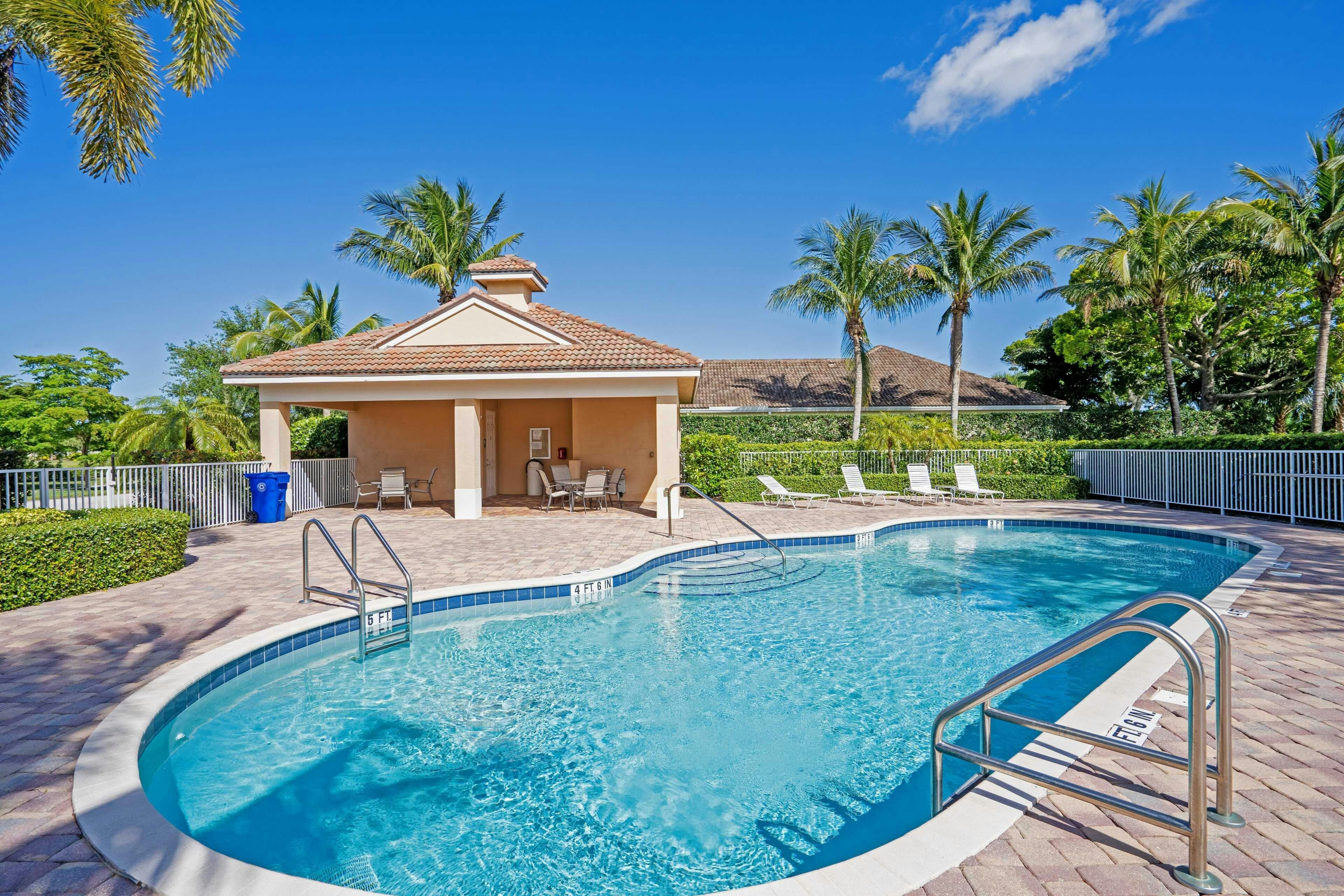 Neighborhood Pool | The Falls at Grand Harbor