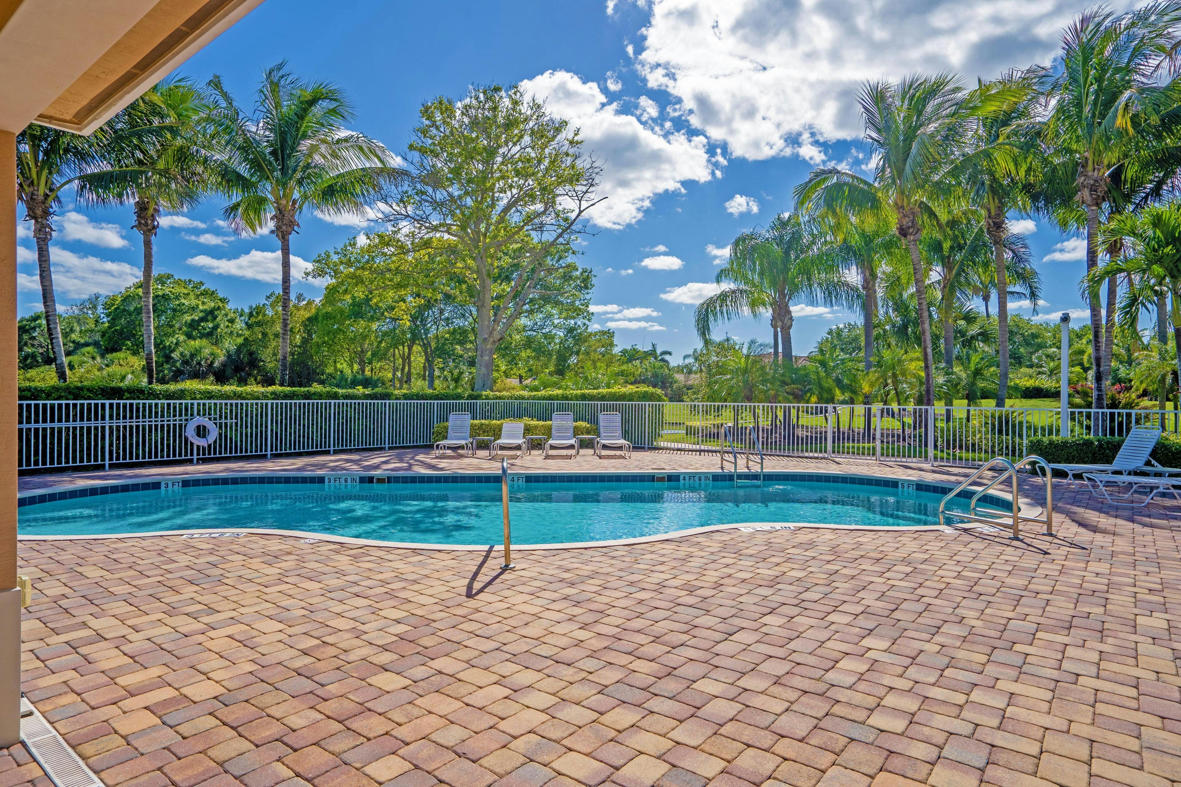 Neighborhood Pool | The Falls at Grand Harbor