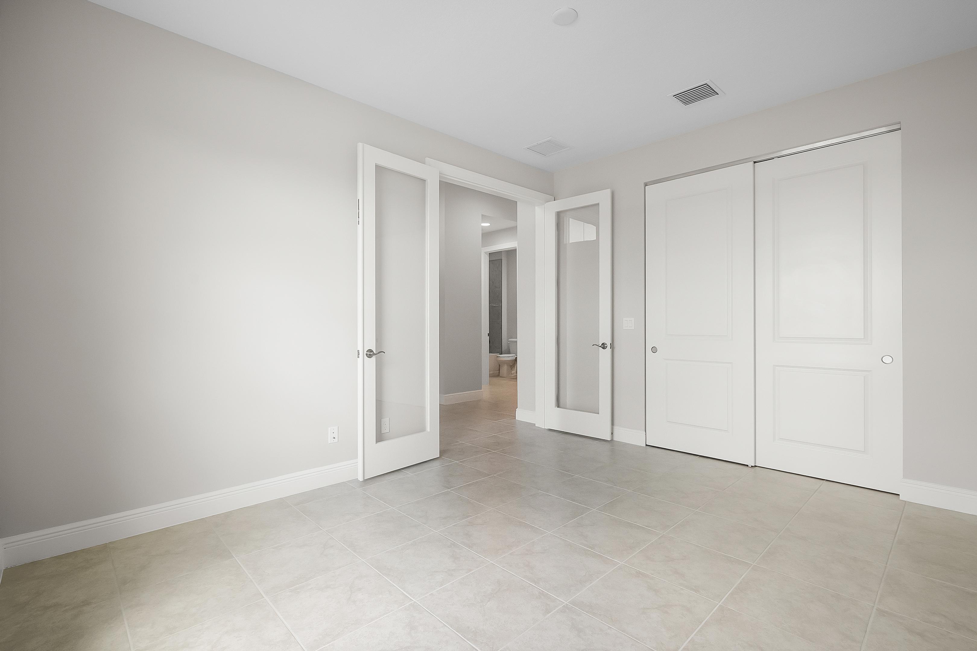 Den | 12507 SW Sunrise Lake Terrace