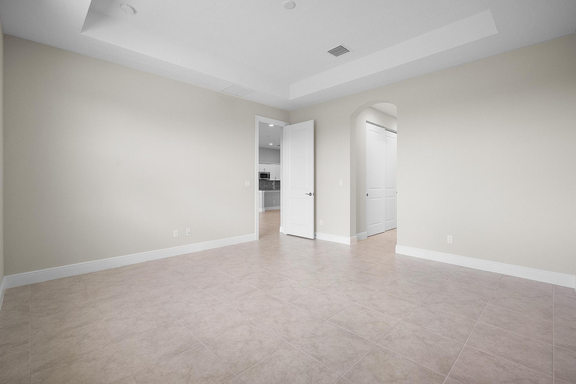 Master Suite | 12507 SW Sunrise Lake Terrace