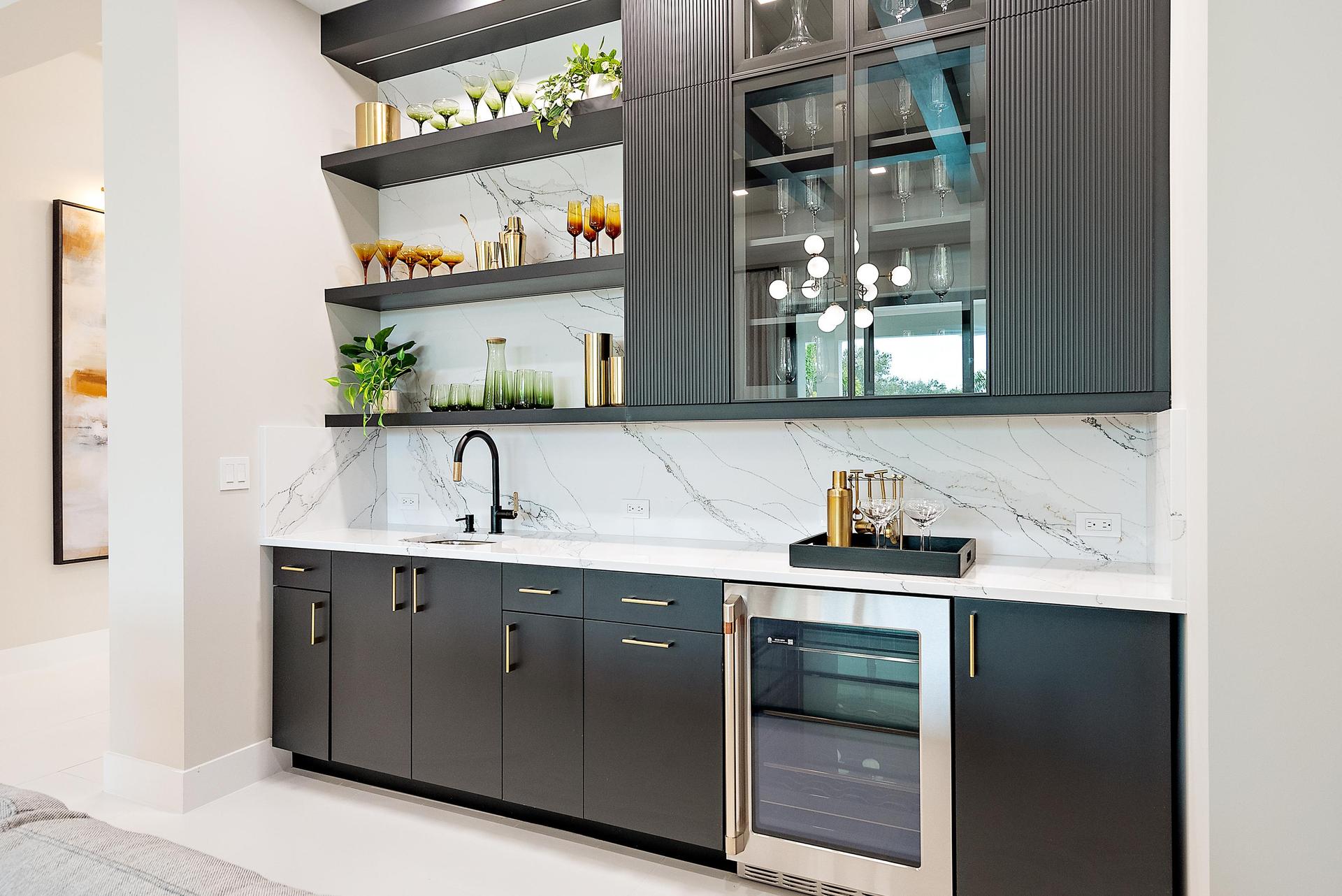 Tesoro Keenan Signature Model Great Room Bar