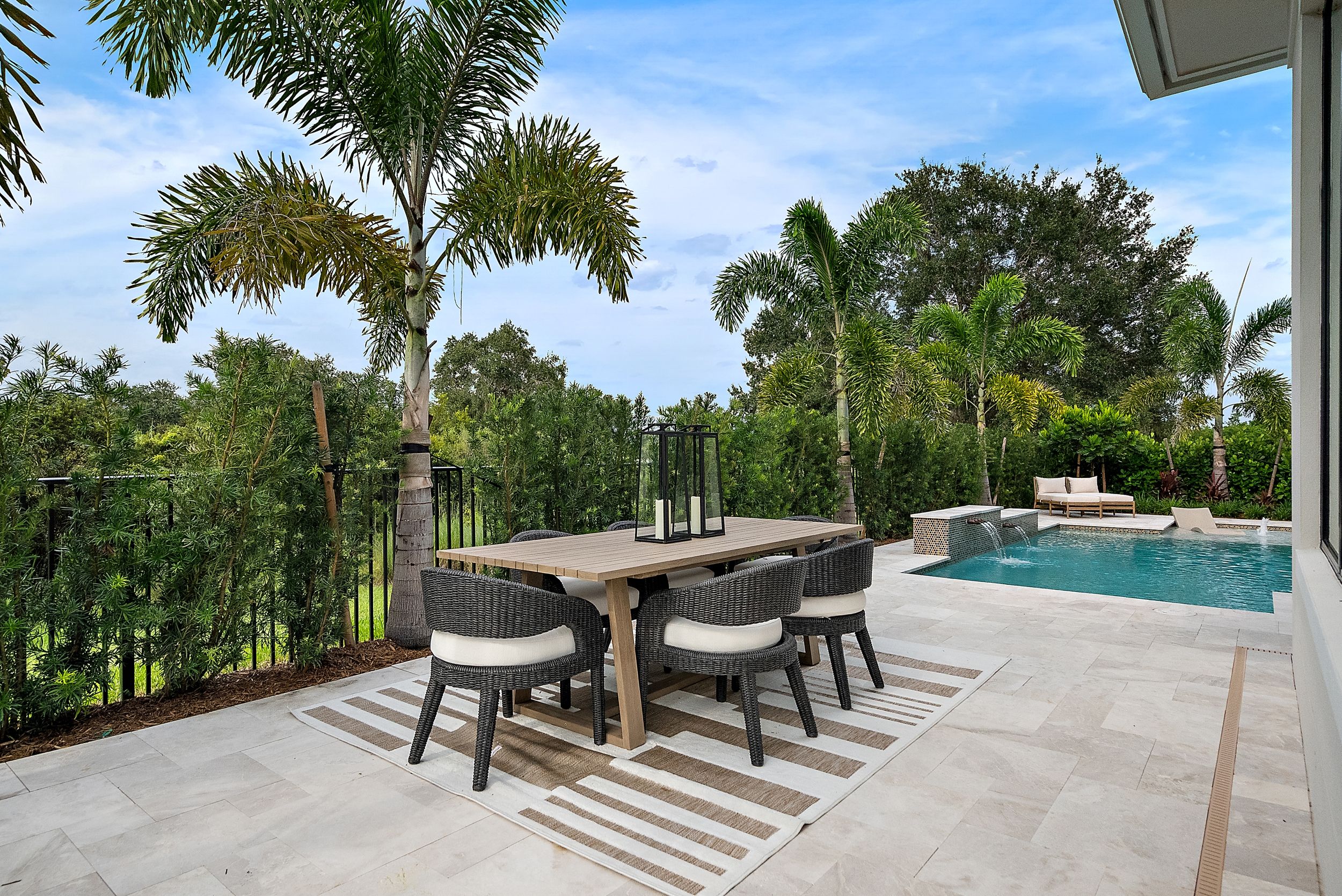 Pool Deck & Pool | Keenan Model