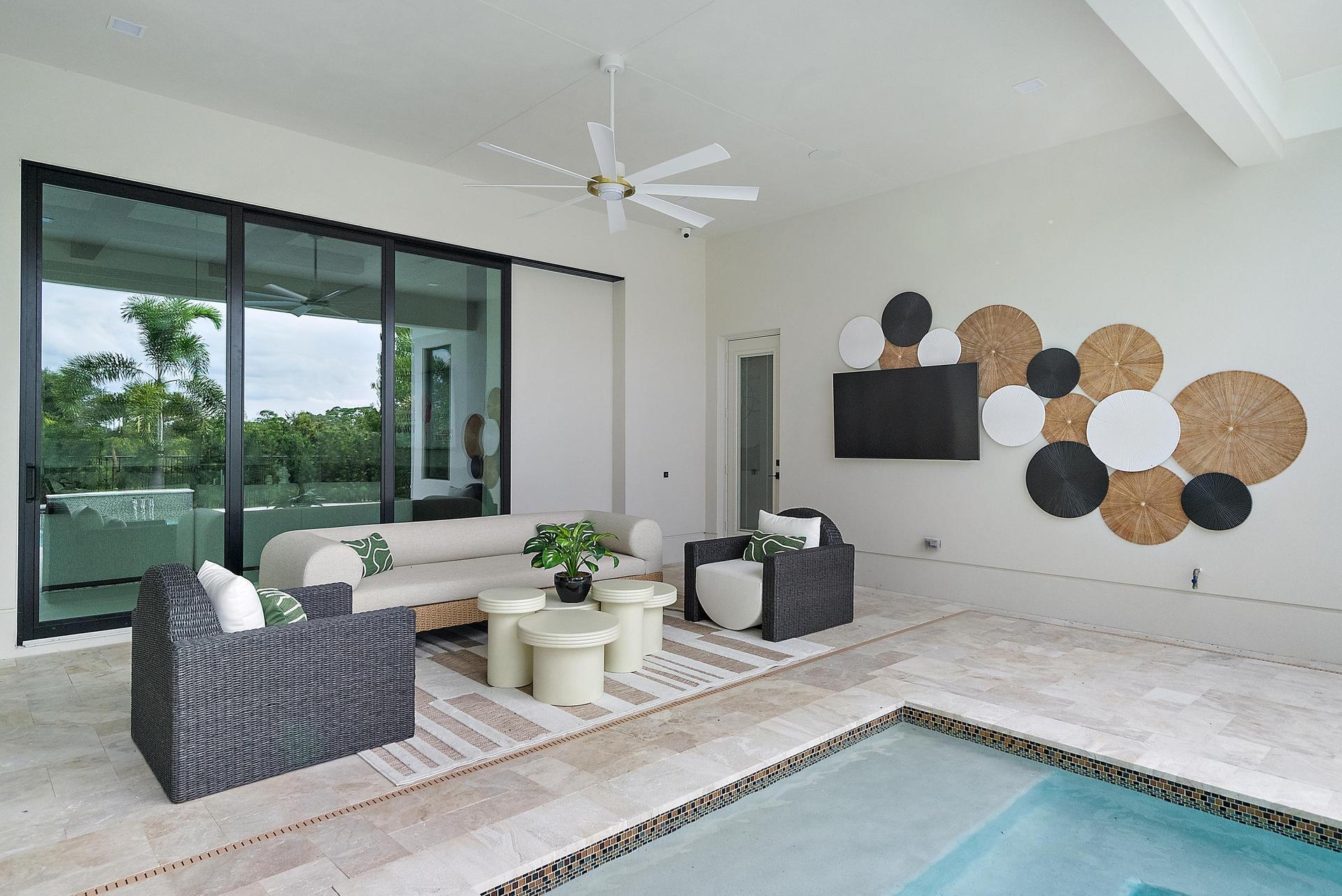 Lanai | Keenan Model