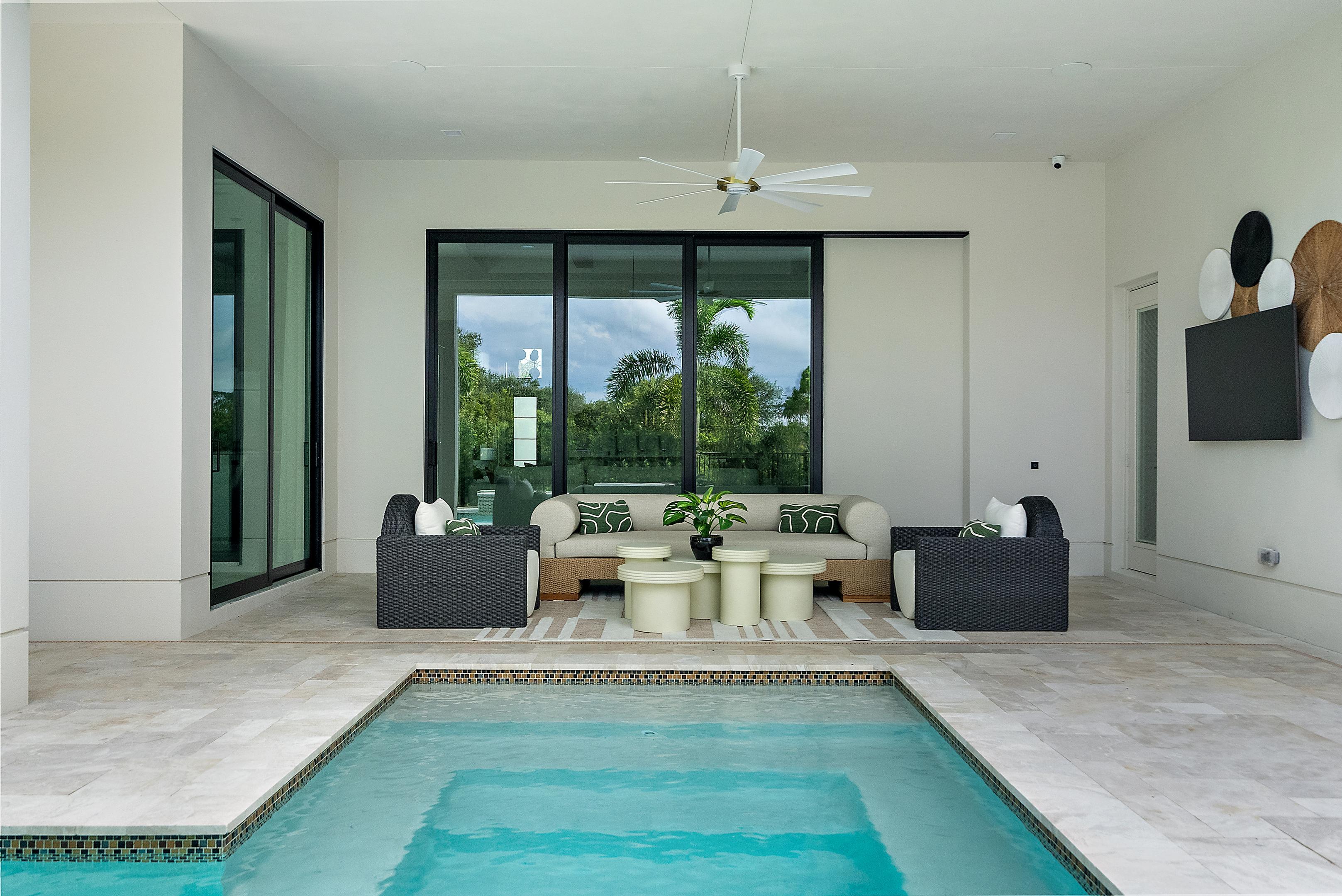 Lanai | Keenan Model