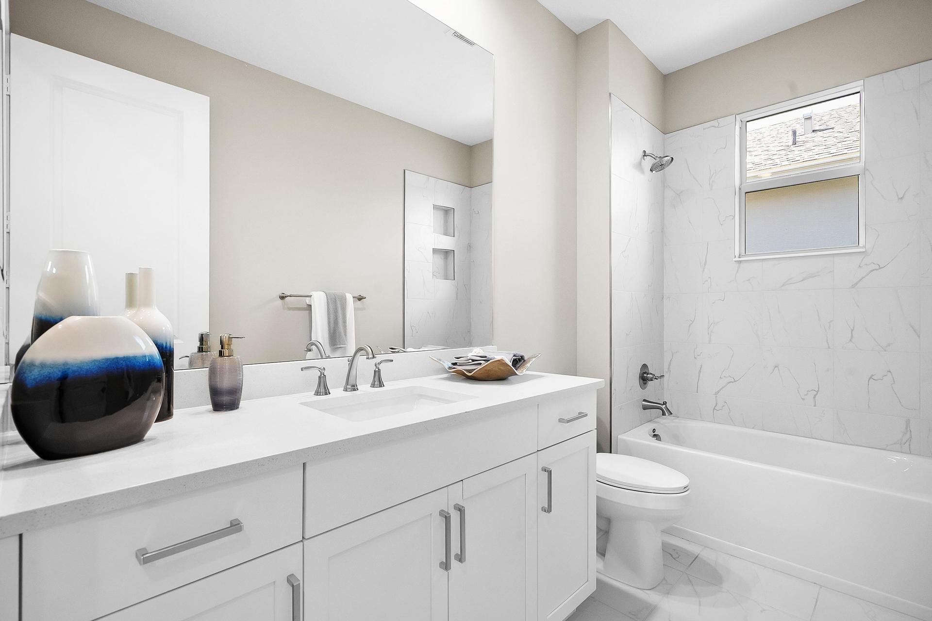 Secondary Bath | Mirador