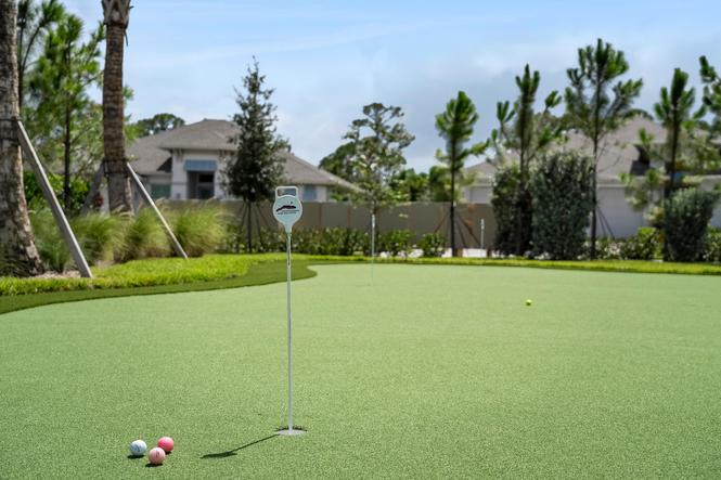 Putting Green | High Pointe Clubhouse