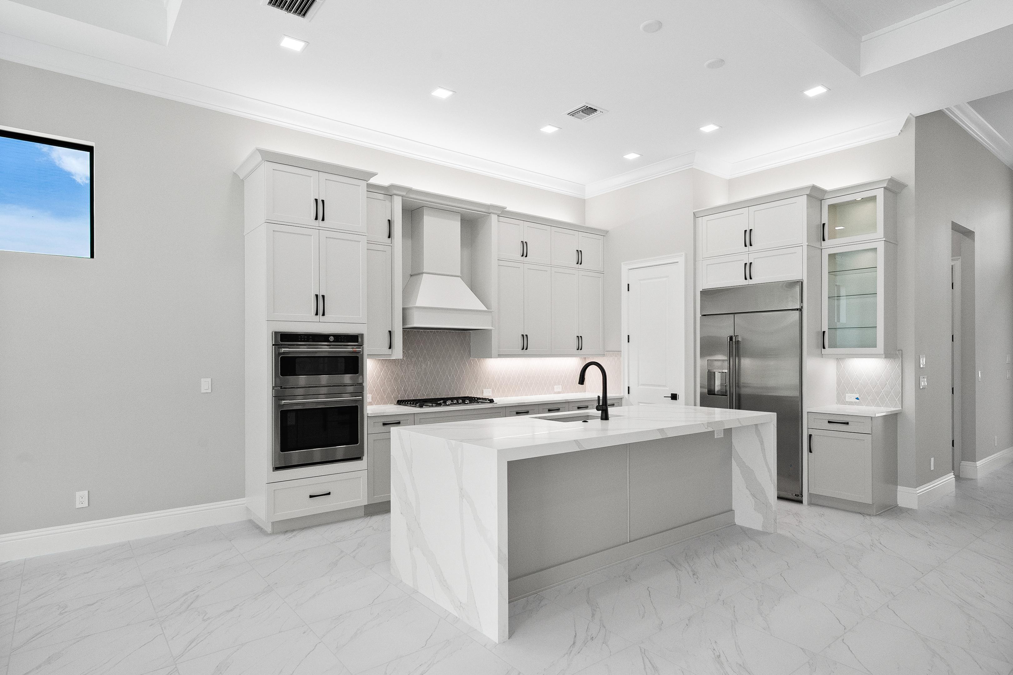 Kitchen | 107 SE Via Verona | Stella