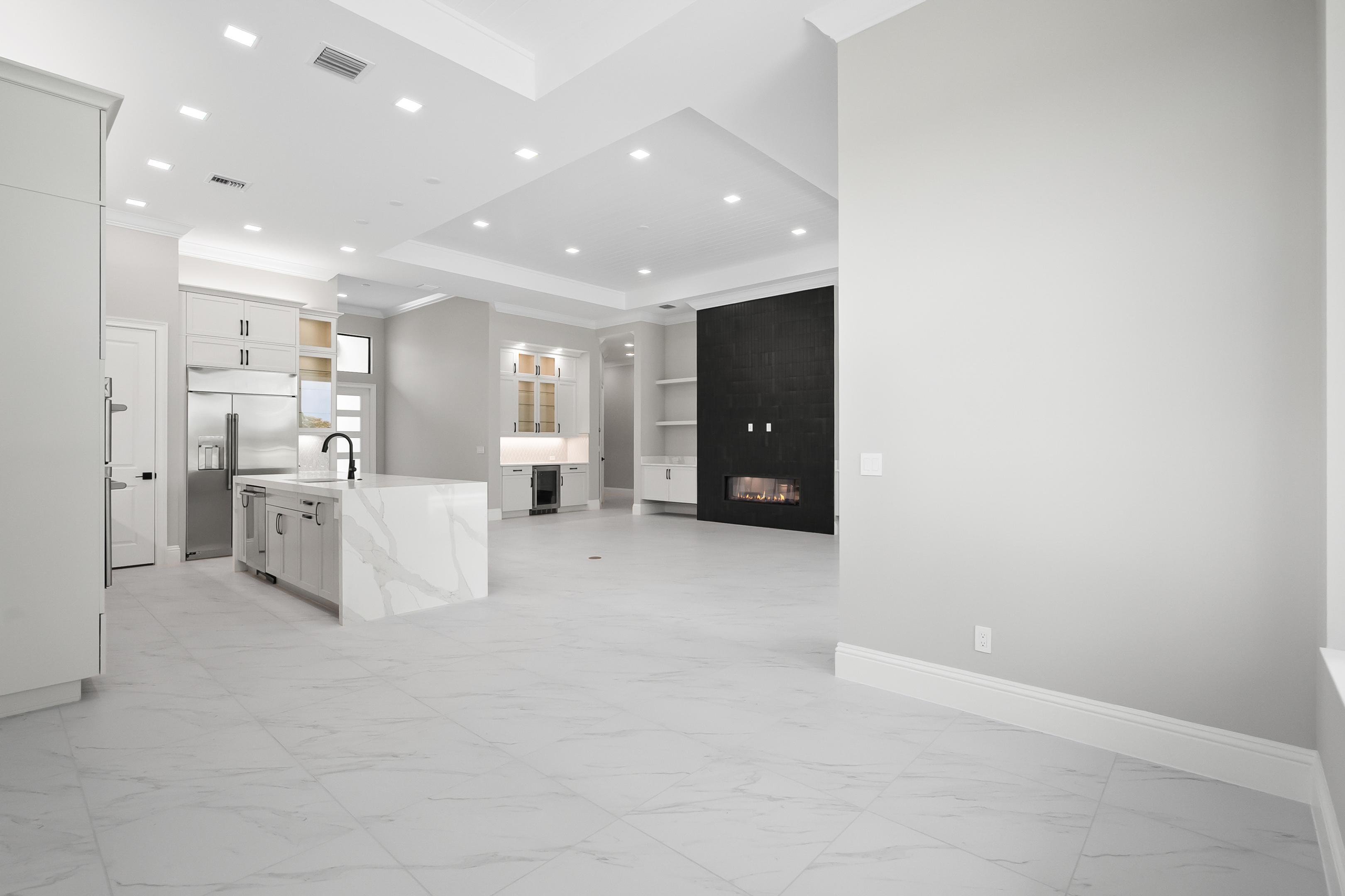 Dining | 107 SE Via Verona | Stella