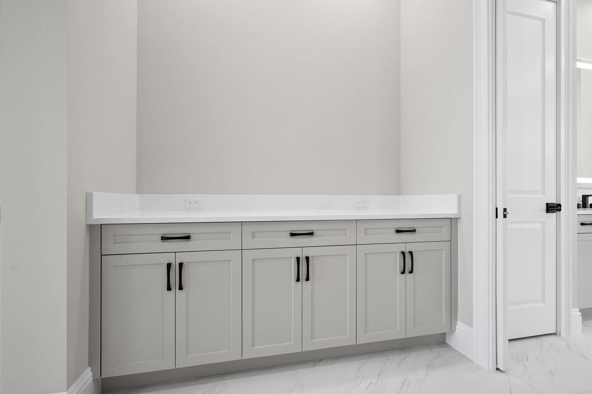 Master Suite Breakfast Bar | 107 SE Via Verona | Stella