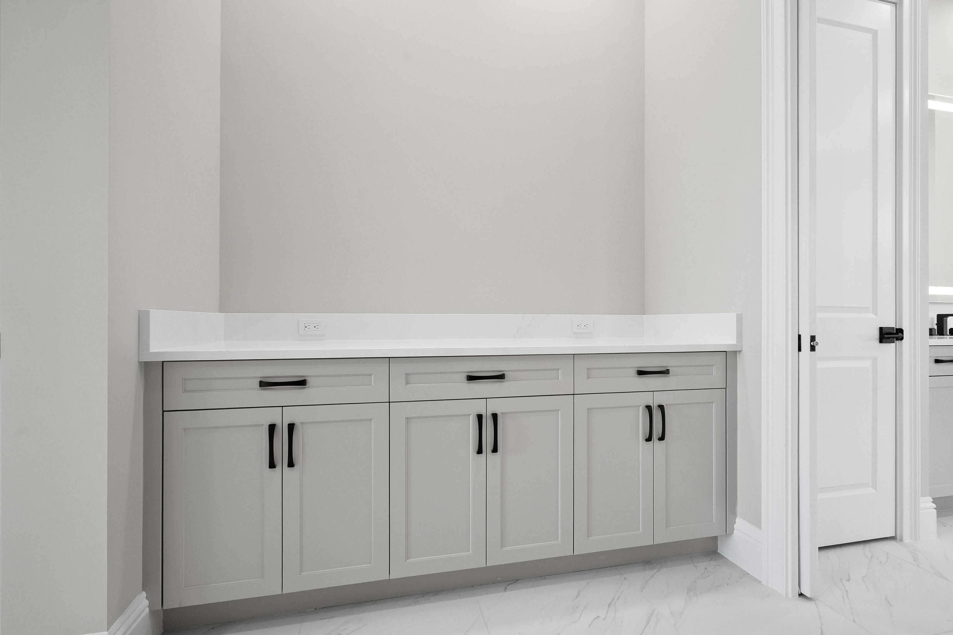Master Suite Breakfast Bar | 107 SE Via Verona | Stella