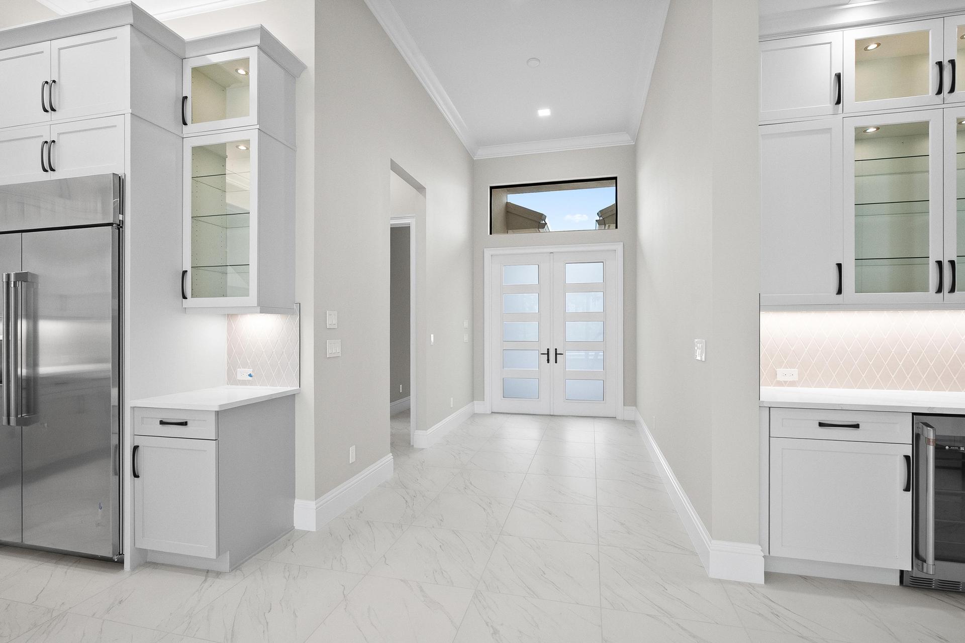 Foyer | 107 SE Via Verona | Stella