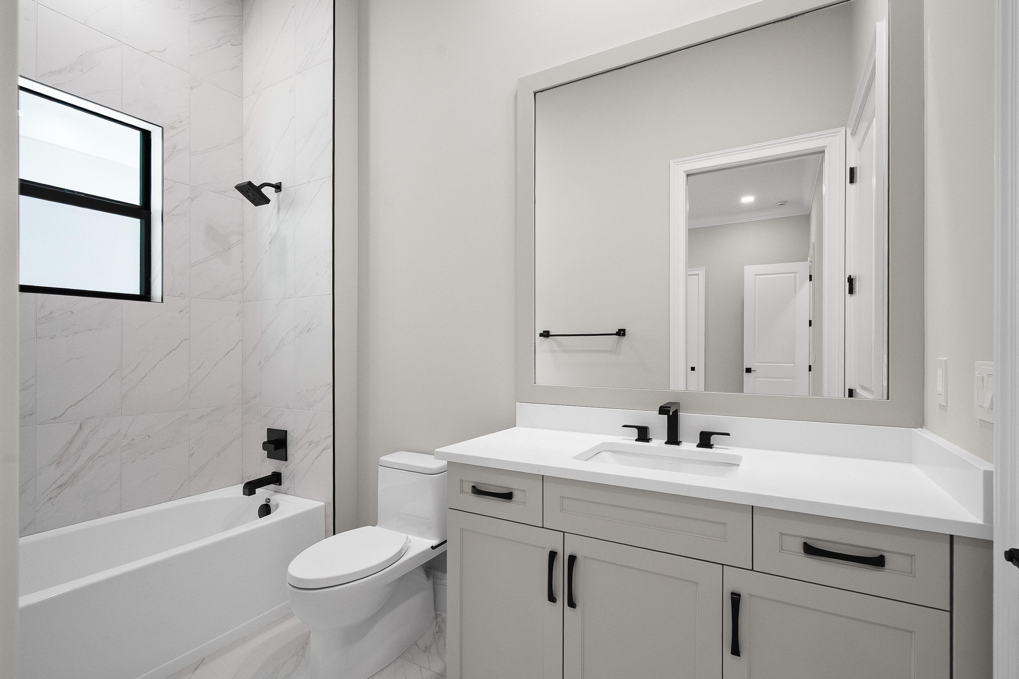 Bath 3 | 107 SE Via Verona | Stella