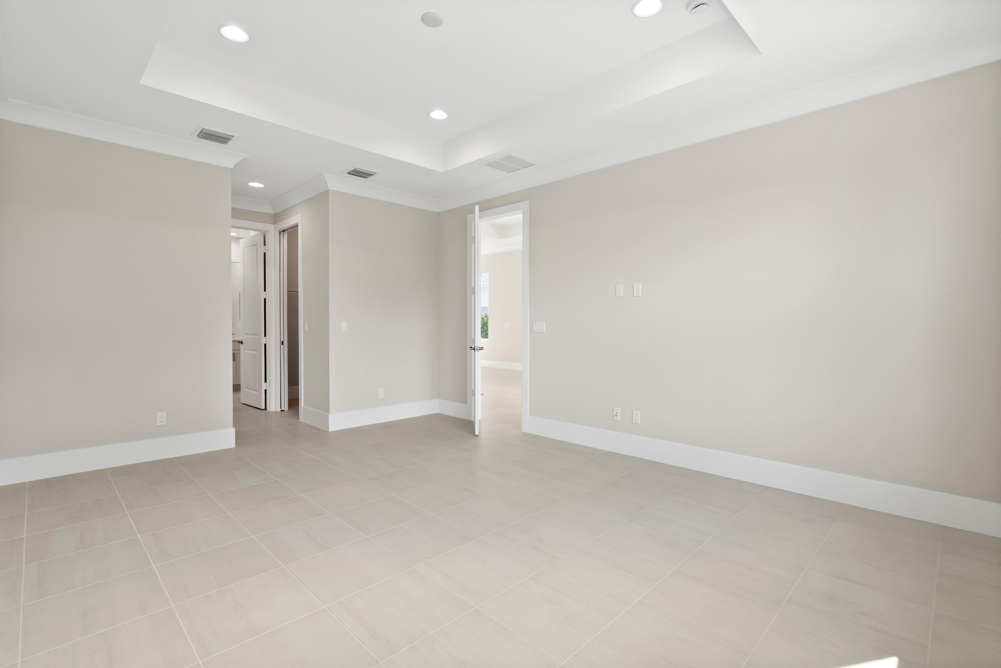 Master Suite | 2147 Falls Manor