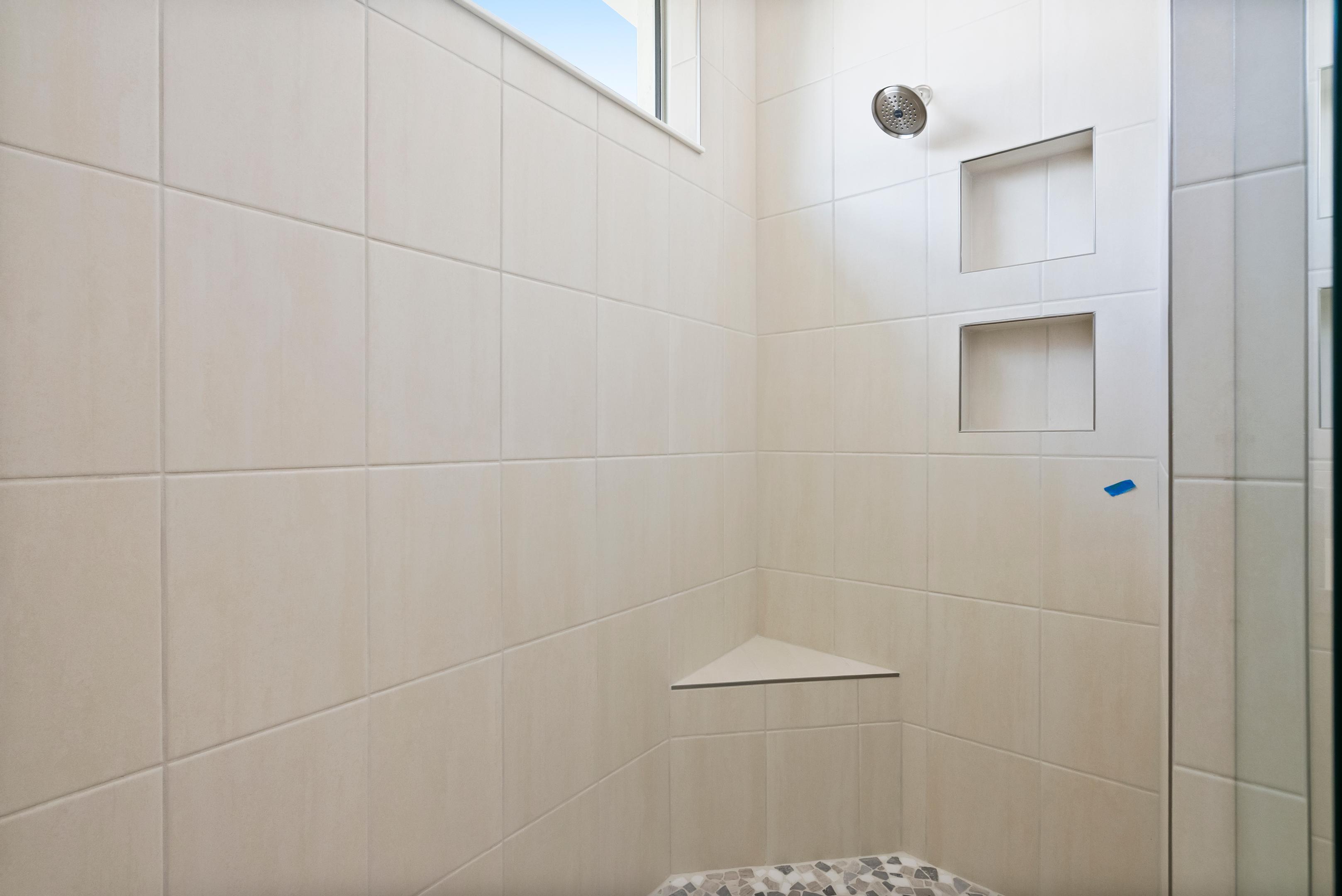 Master Bath | 2147 Falls Manor
