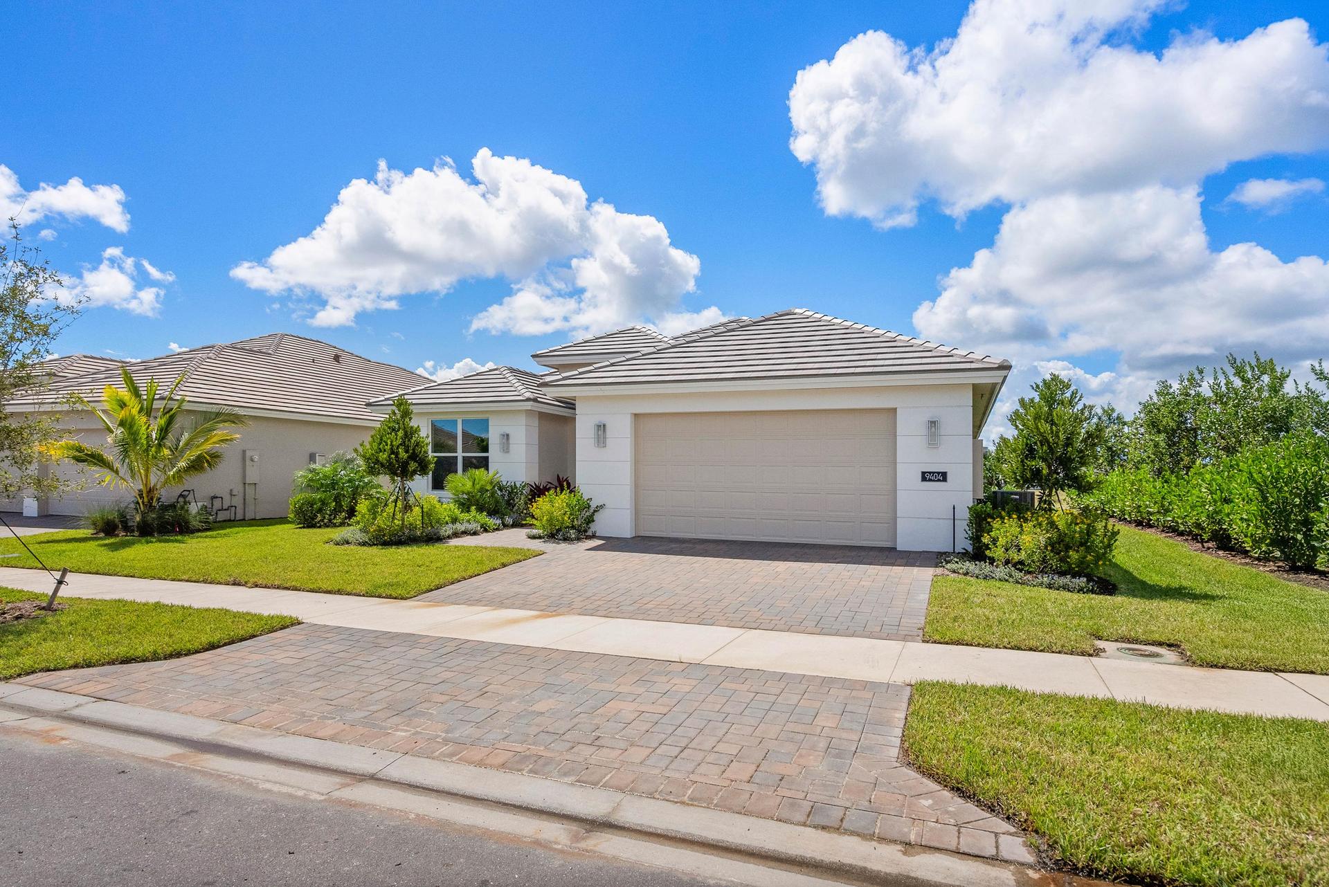 Front Elevation | 9404 SW Pinnacle Pl