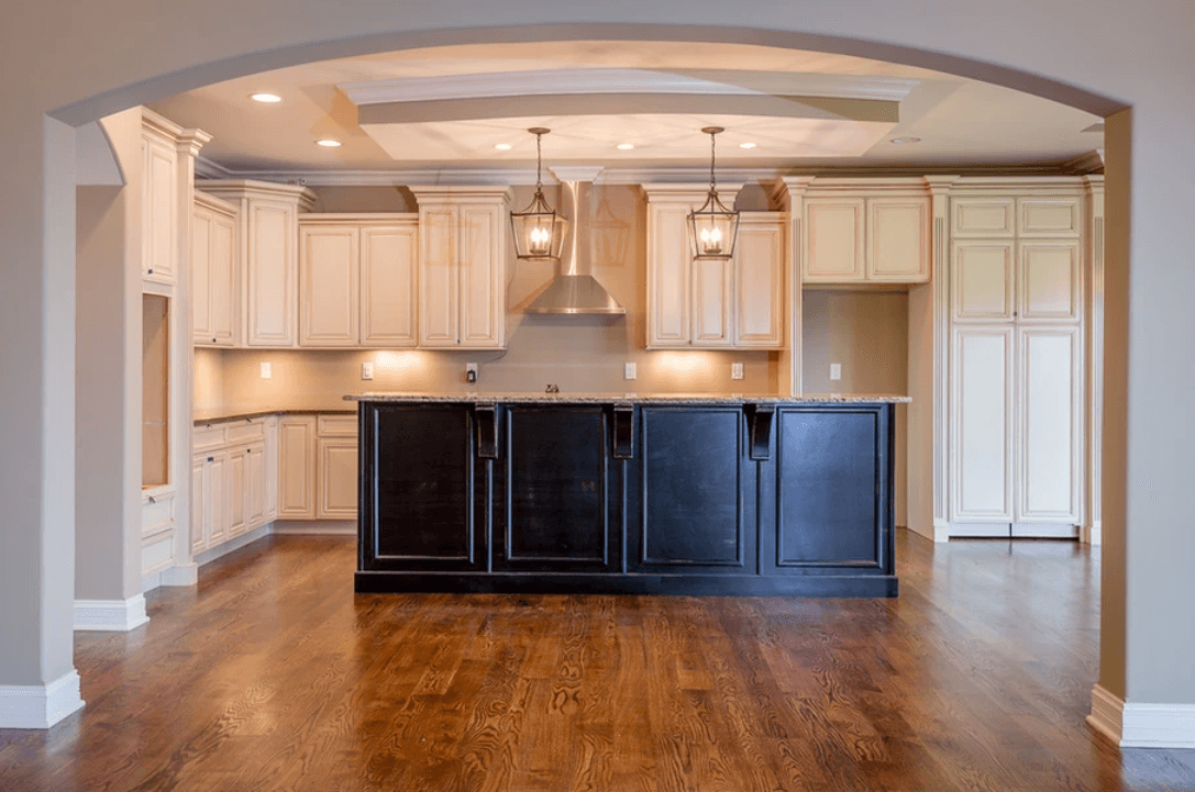 casa en Gale Custom Homes. por Gale Custom Homes.