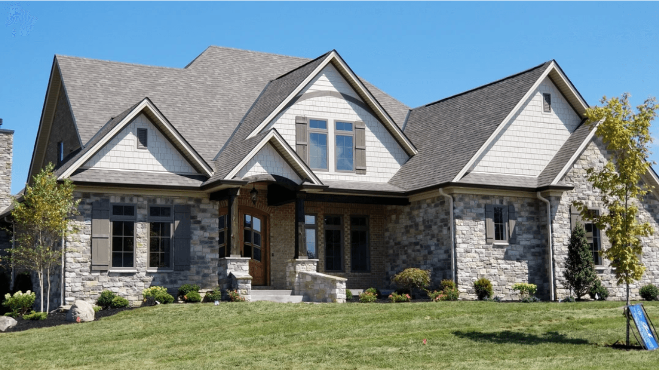 casa en Gale Custom Homes. por Gale Custom Homes.