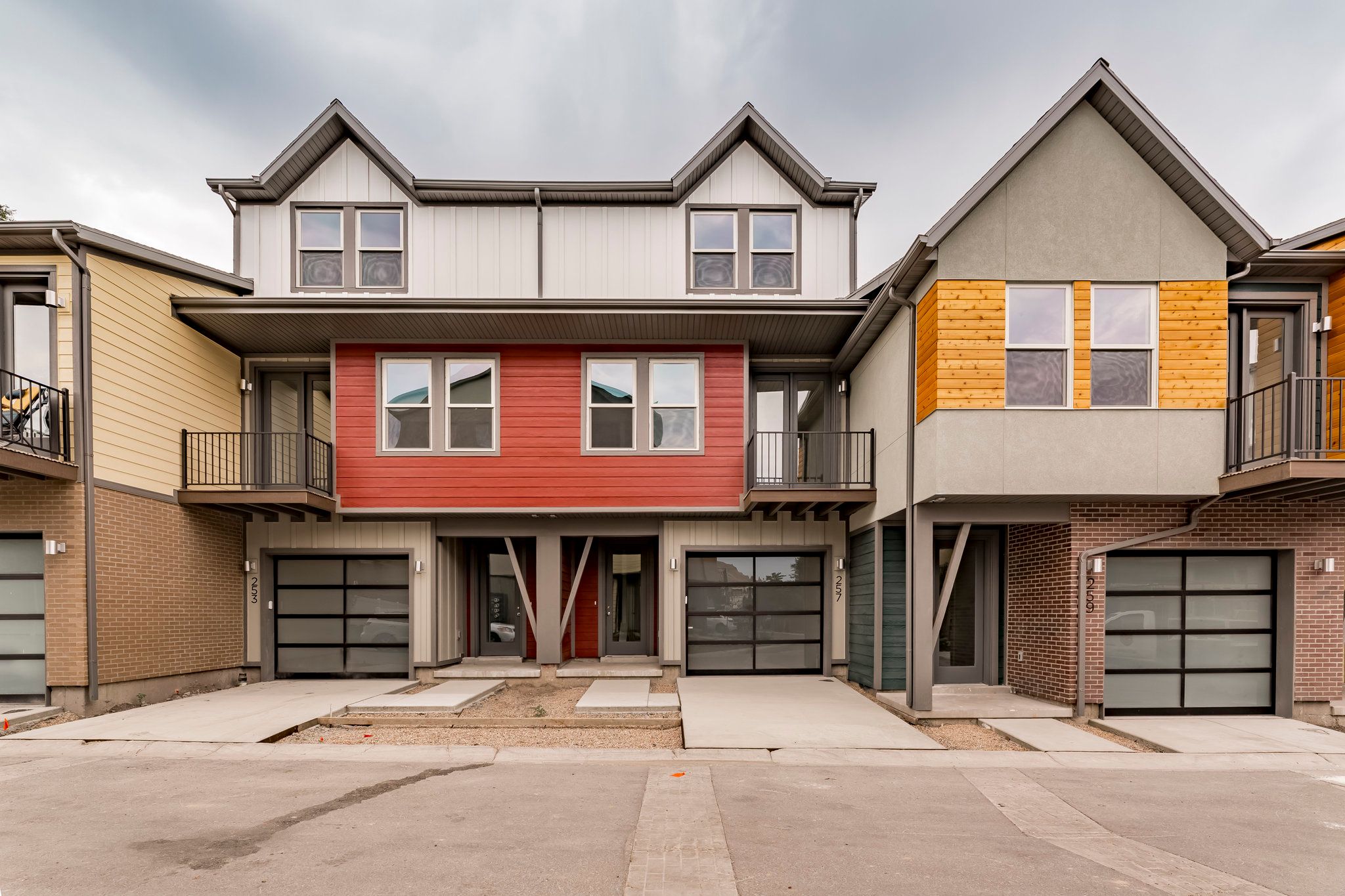 253 West Bishop Place (Saville - Bishop Place)