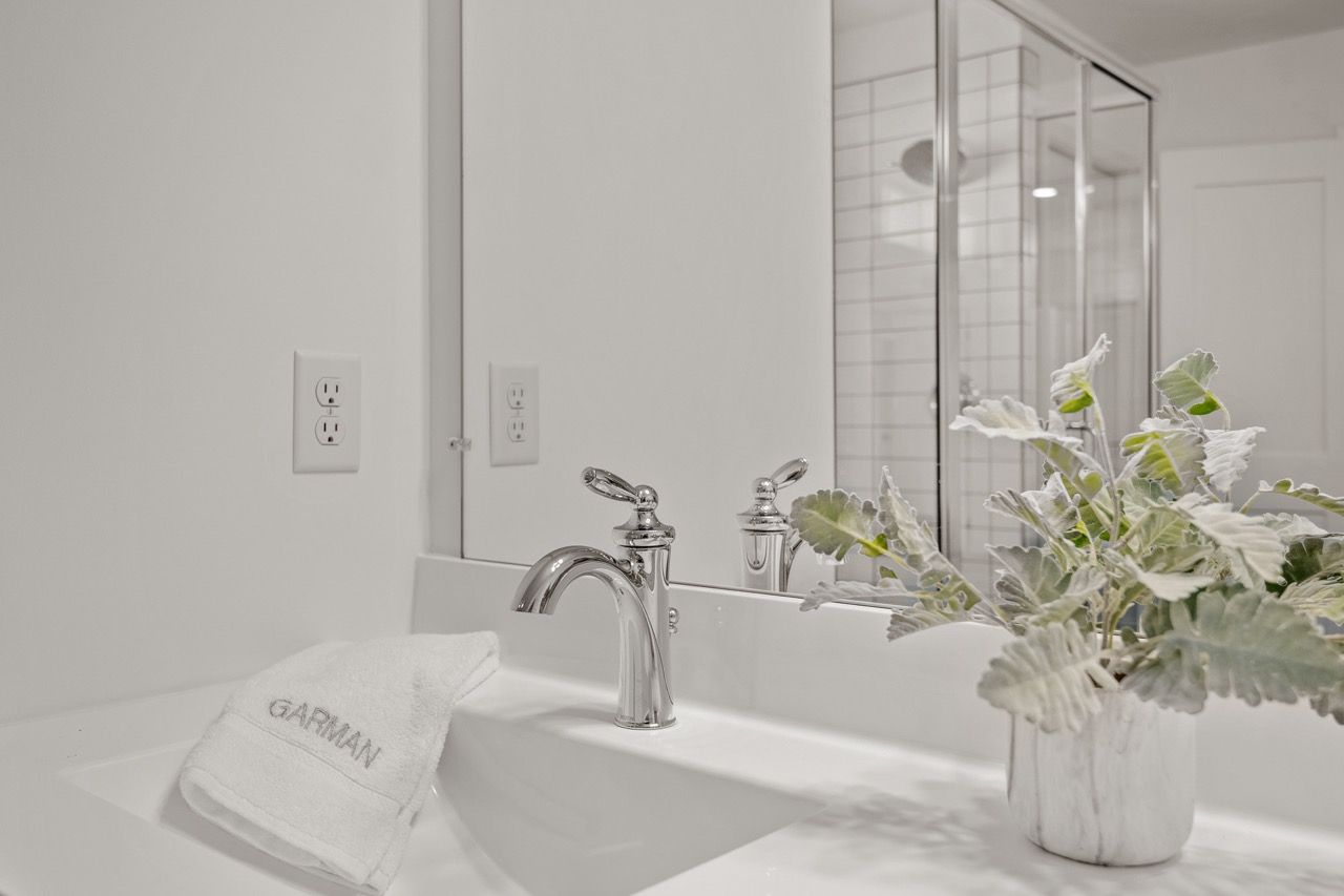 Full bathroom in the Ariel model from Garman Builders