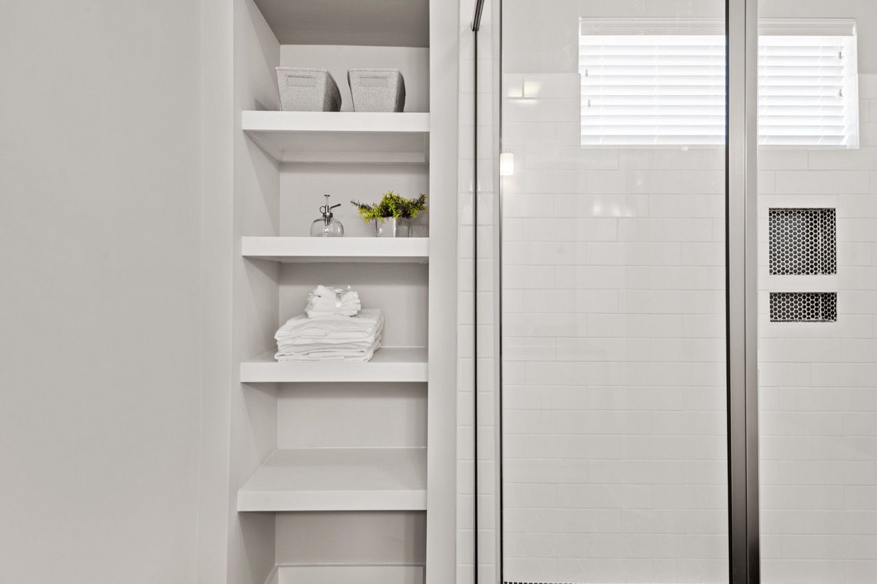 Full bathroom of the Davenport Model from Garman Builders