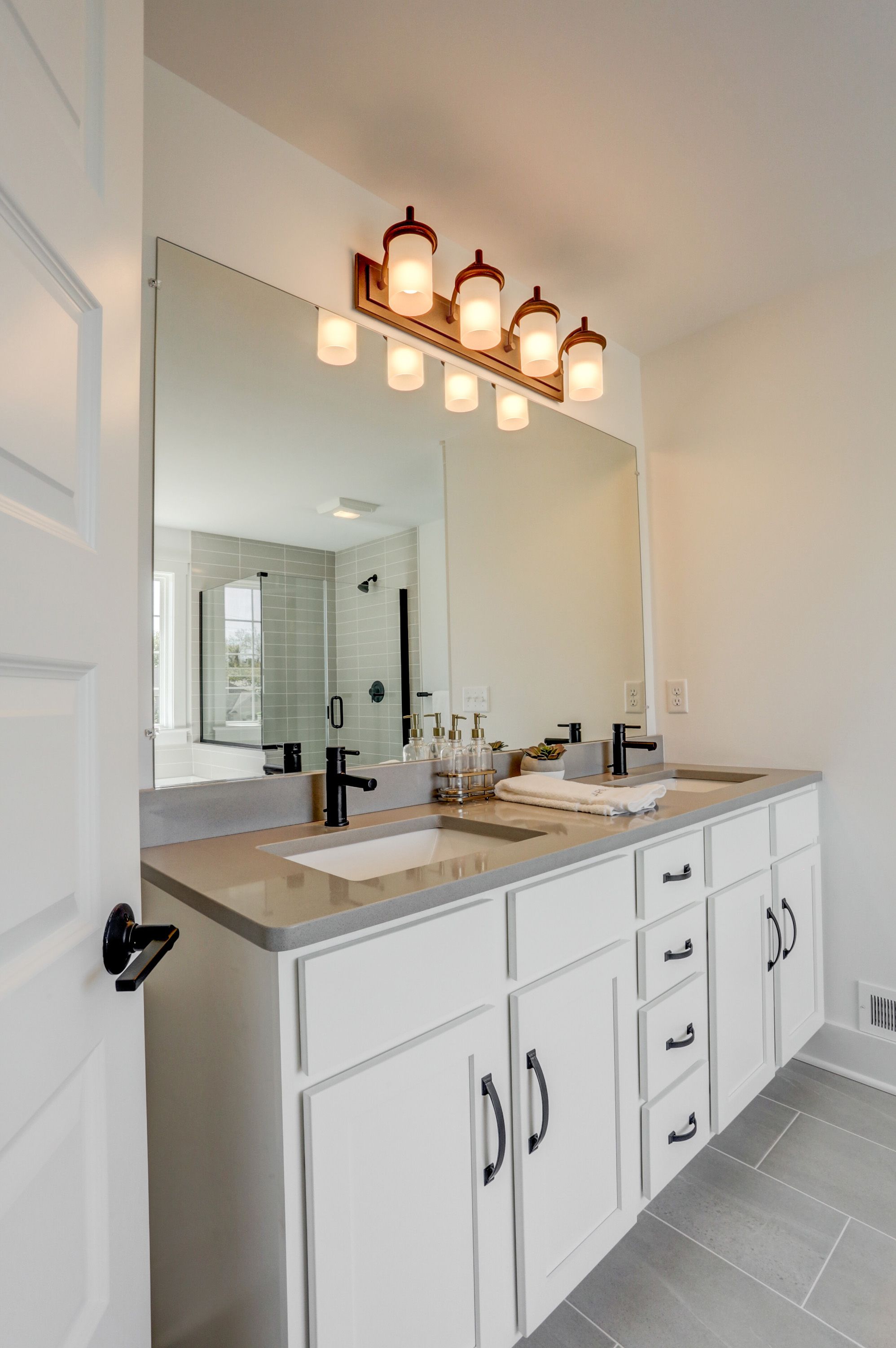 Full bathroom in the Avondale model from Garman Builders