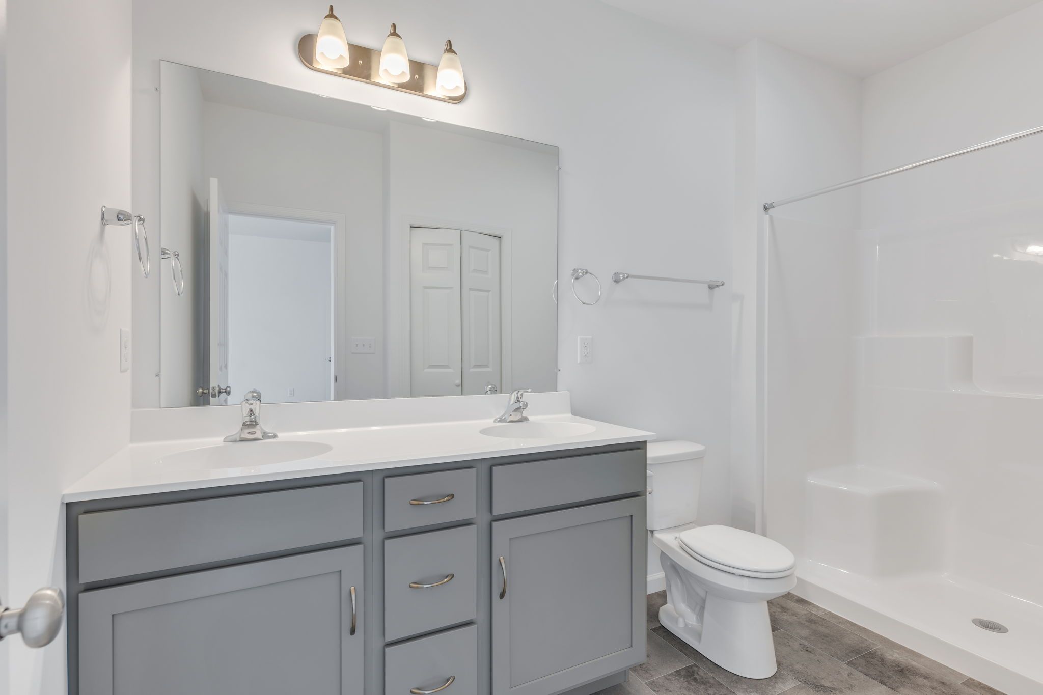 Full bathroom of the Dalton Model from Garman Builders