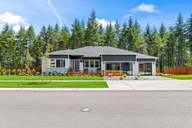 Glacier Pointe at Tehaleh por Garrette Homes en Tacoma Washington