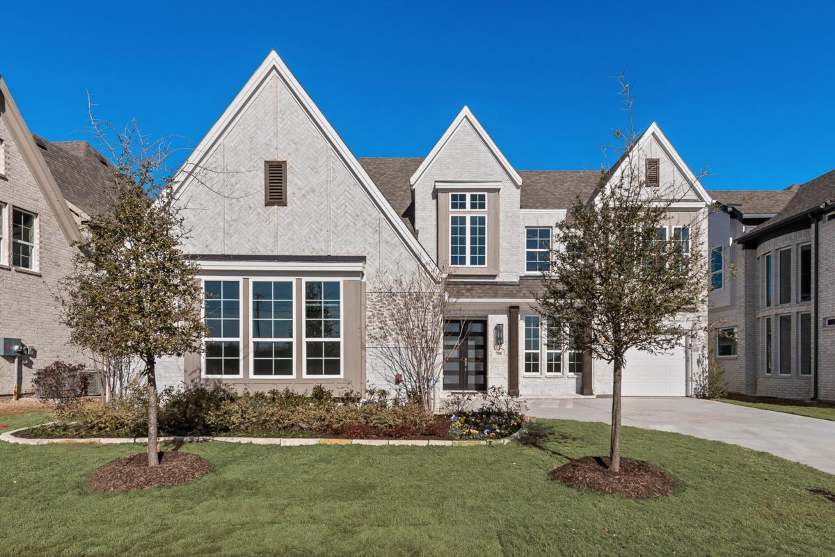 701 Clover Ln (Grand Riverside)