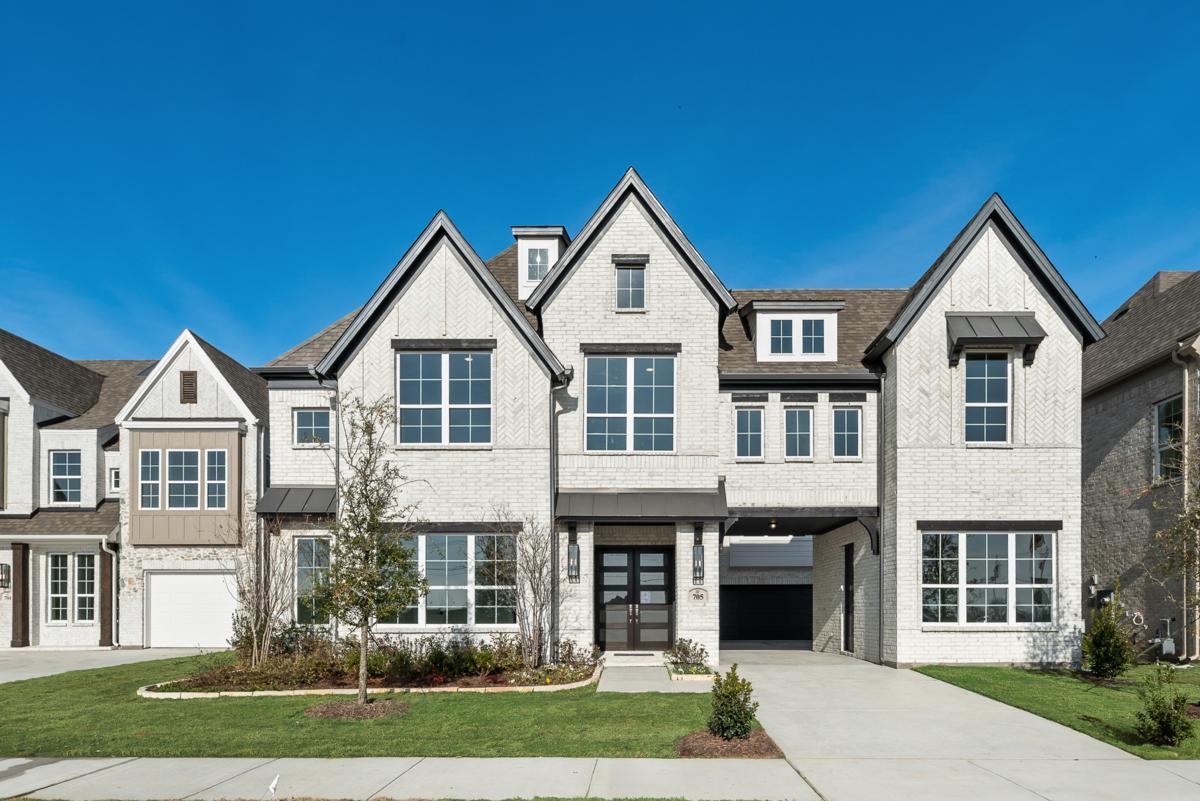 705 Clover Ln (Grand Signature)