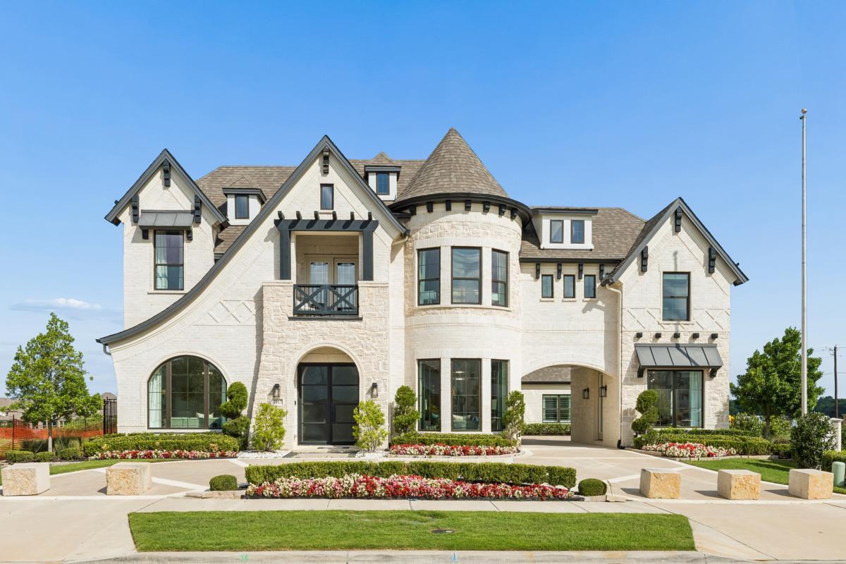 casa en Silverleaf Estates in Frisco por Grand Homes