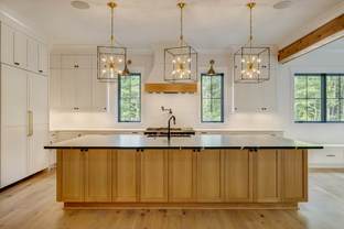 Bluffs at Wesley Chapel por Grand Living Homes en Charlotte North Carolina