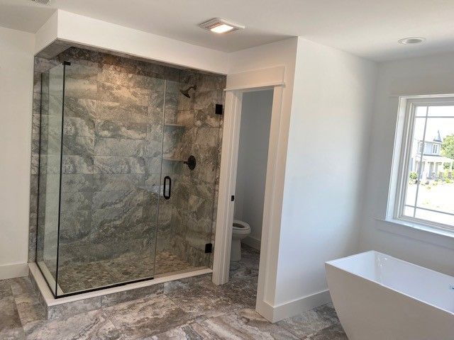 Photos highlight recent builds. Options to personalize are available. 