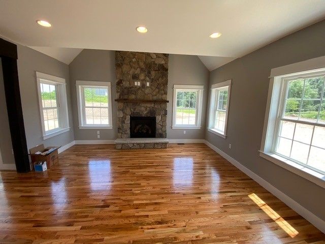 Photos highlight recent builds. Options to personalize are available. 