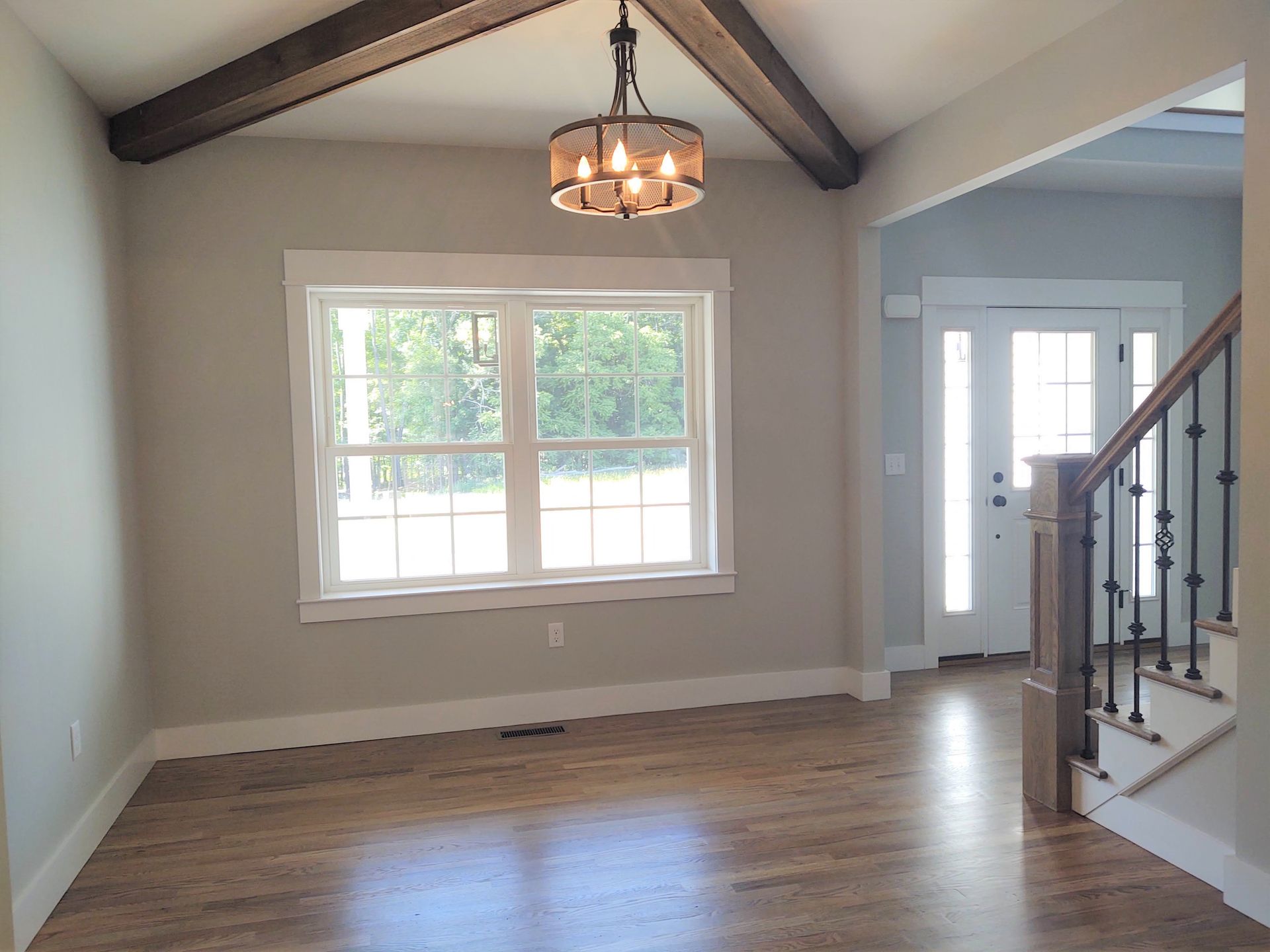 Photos highlight recent builds. Options to personalize are available. 