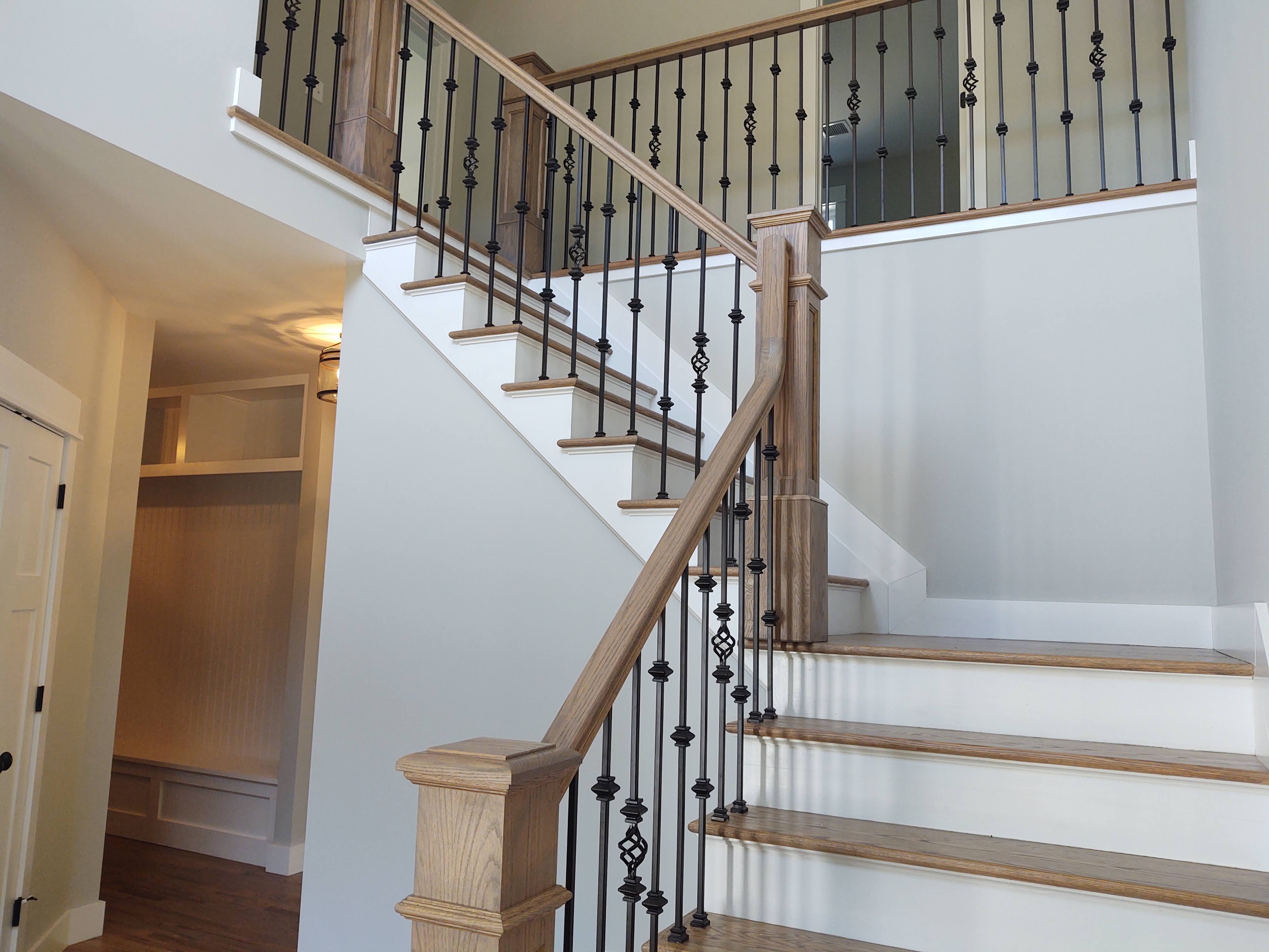 Photos highlight recent builds. Options to personalize are available. 