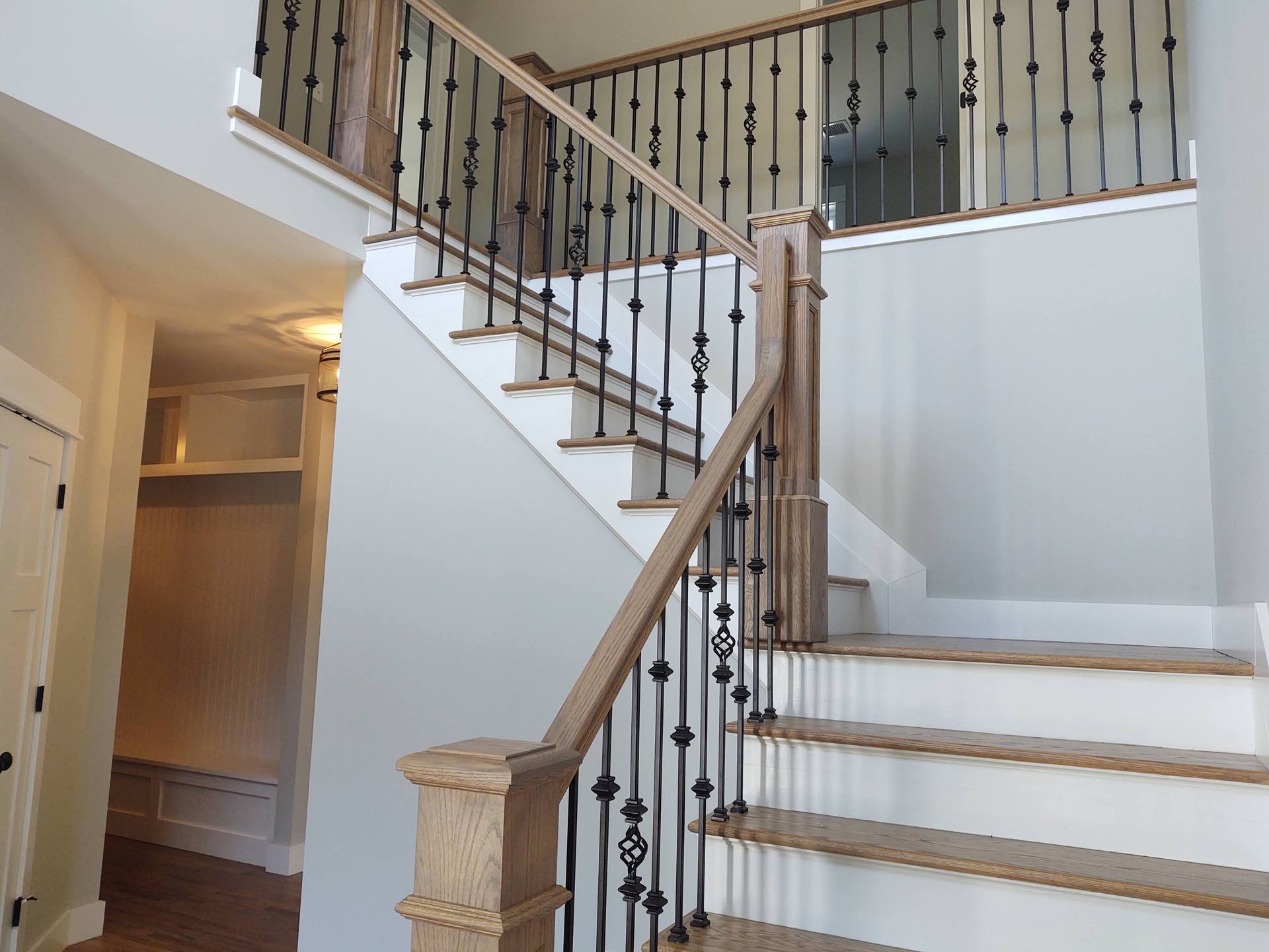 Photos highlight recent builds. Options to personalize are available. 