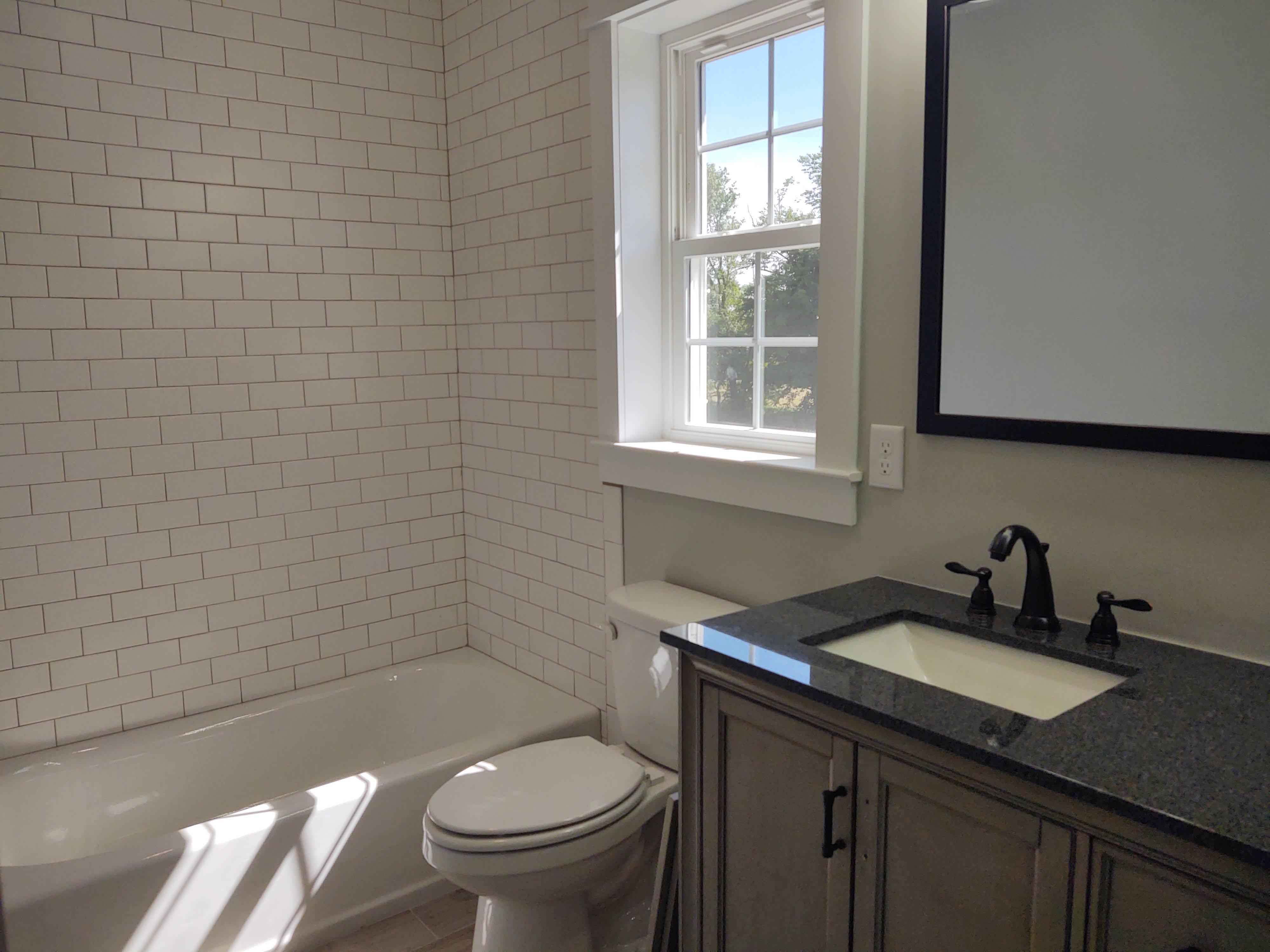 Photos highlight recent builds. Options to personalize are available. 