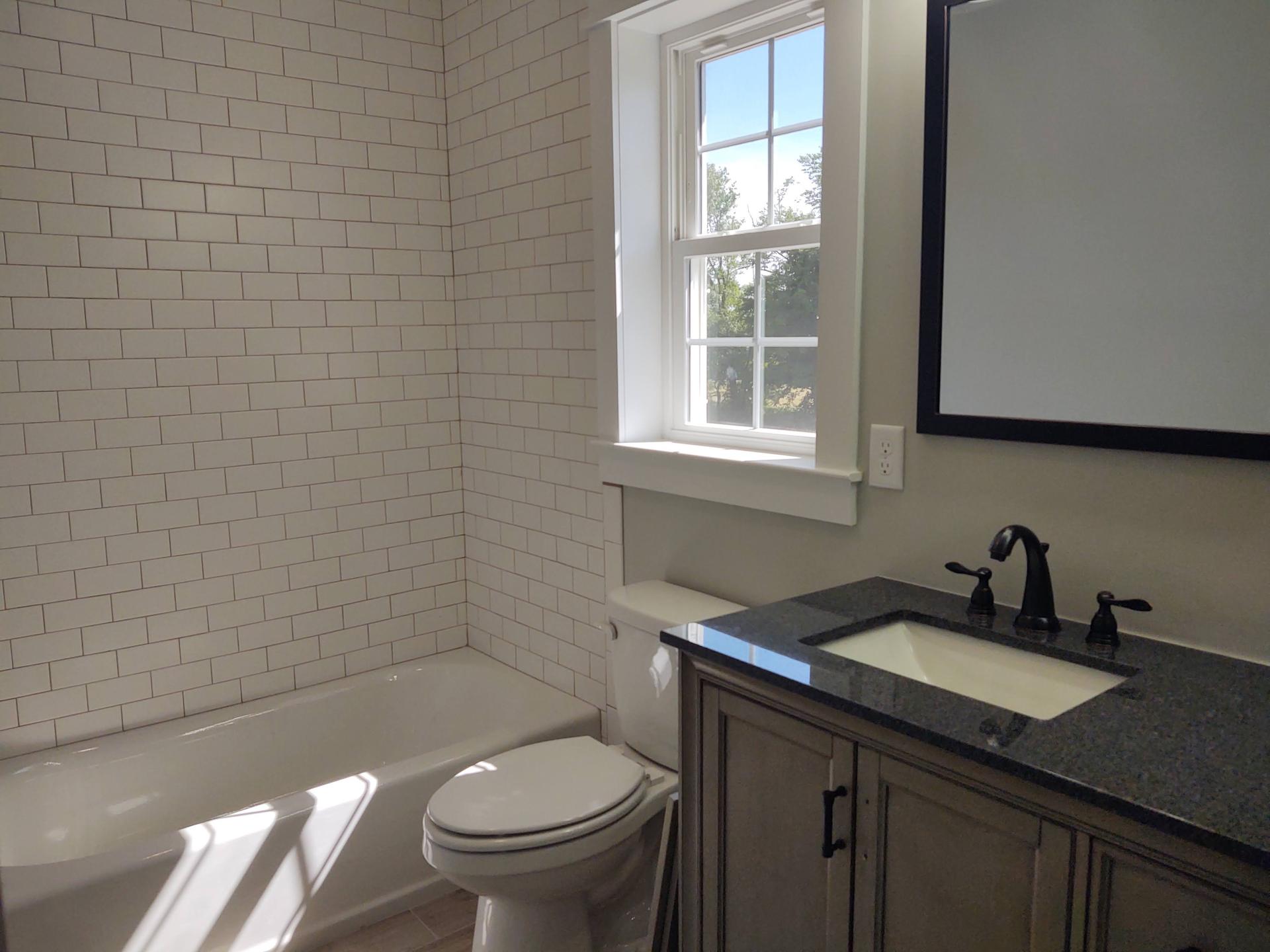Photos highlight recent builds. Options to personalize are available. 