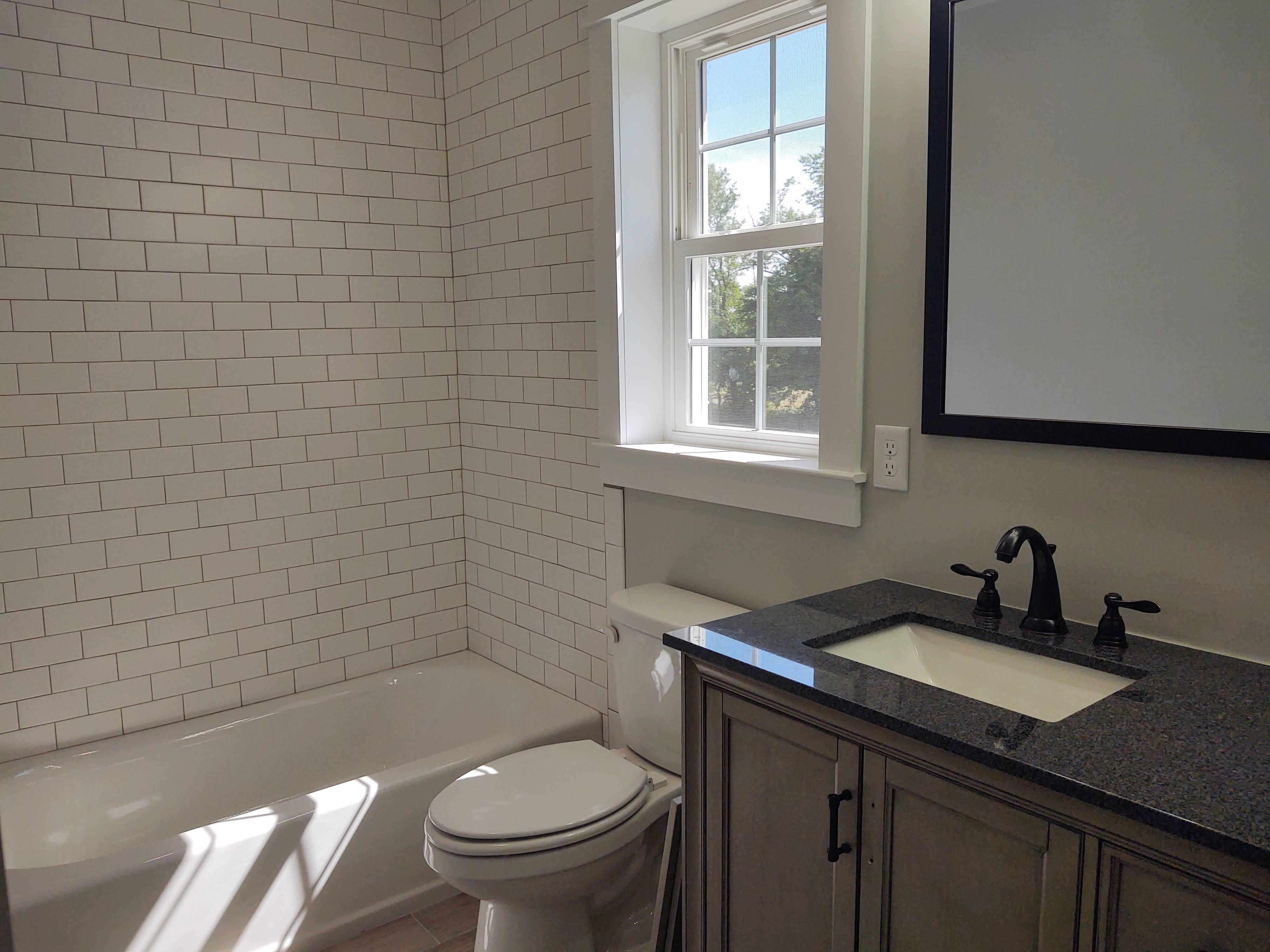 Photos highlight recent builds. Options to personalize are available. 
