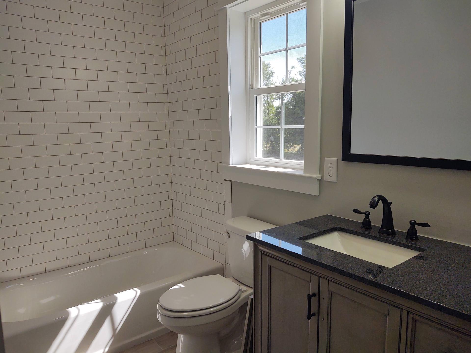 Photos highlight recent builds. Options to personalize are available. 