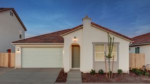 4152 N Tisha Ave (Villa 5)