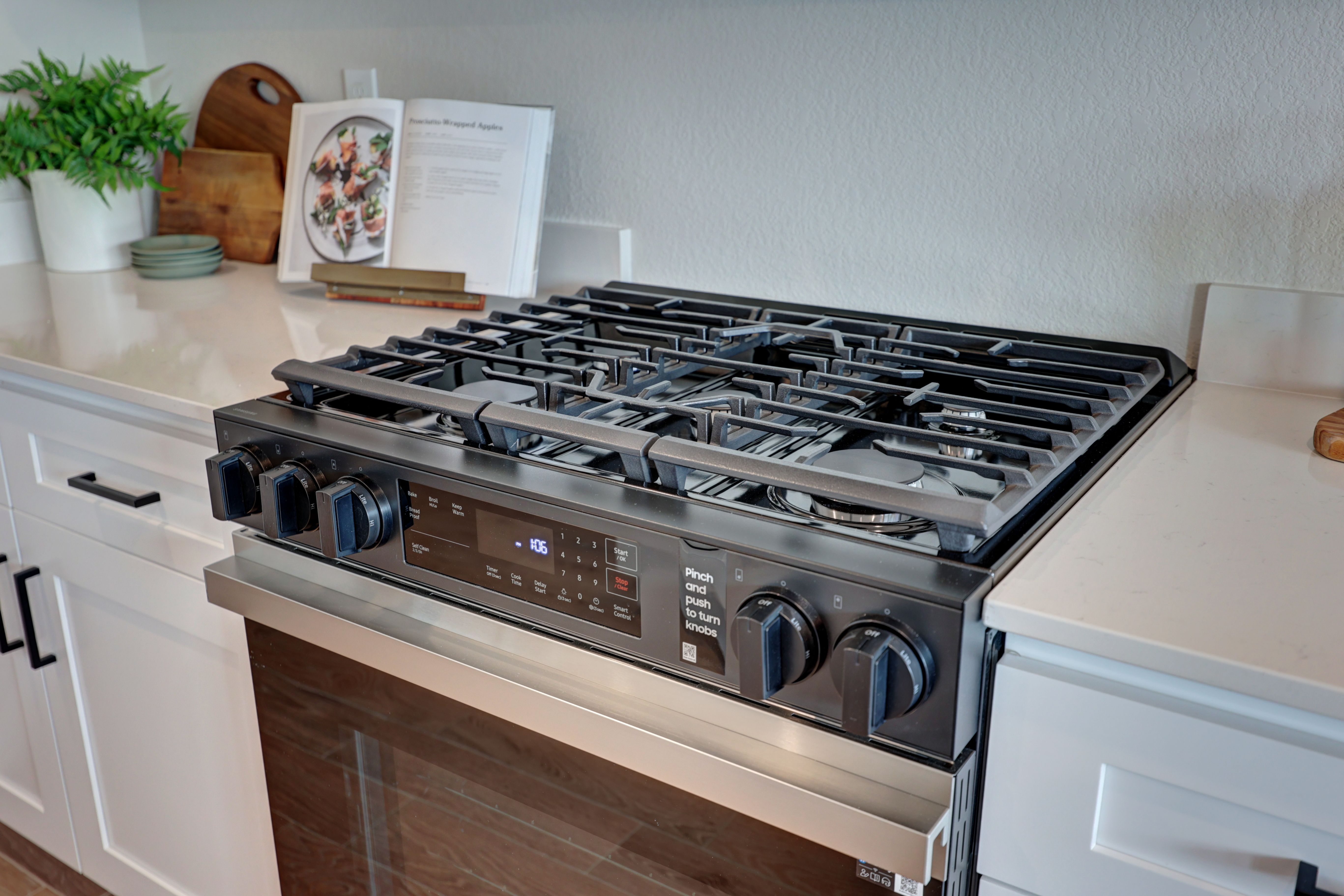 Kitchen - similar home shown