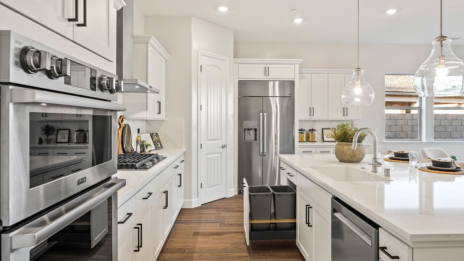 Kitchen - similar home shown