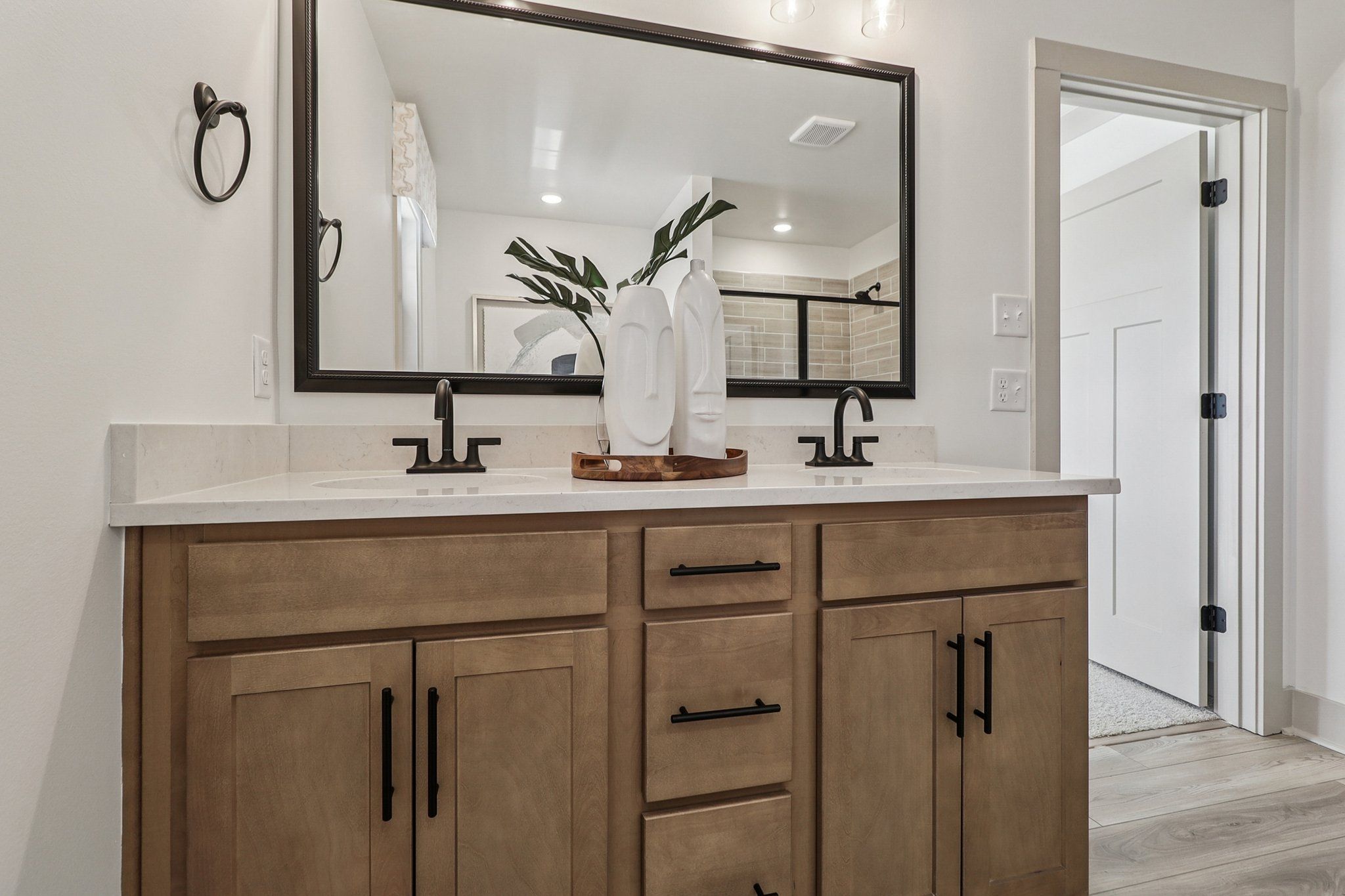 Crestfall II - Bathroom