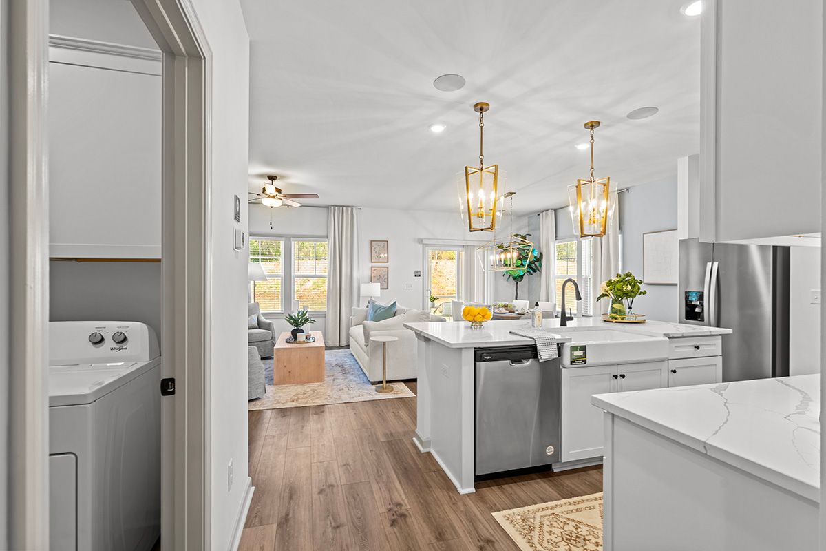 Julie II - Kitchen