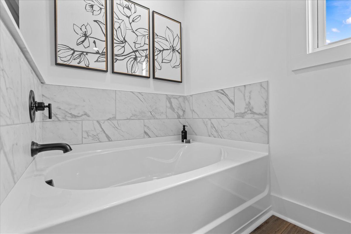 Bradley II - Primary Bath