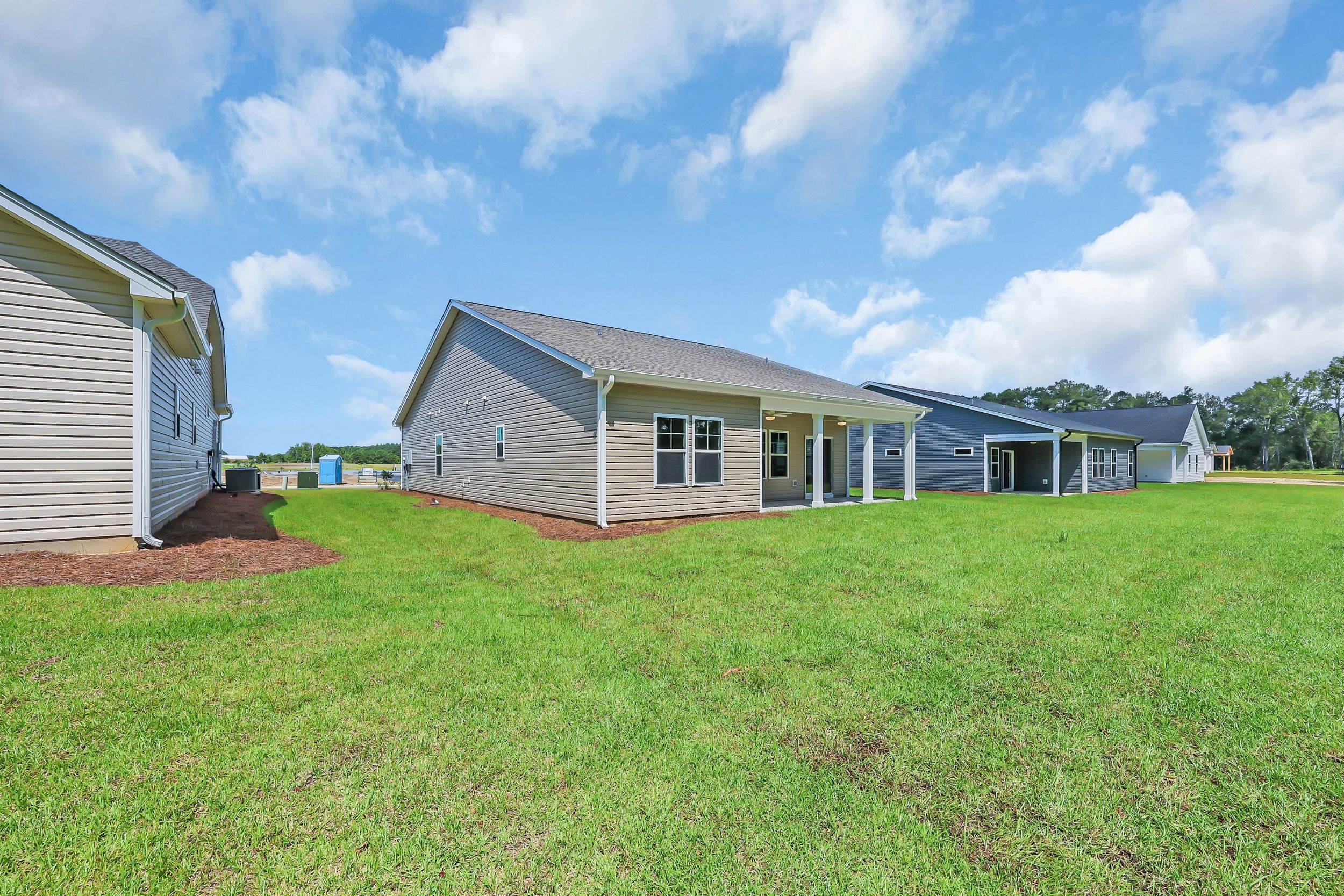 Bailey II - Back Exterior