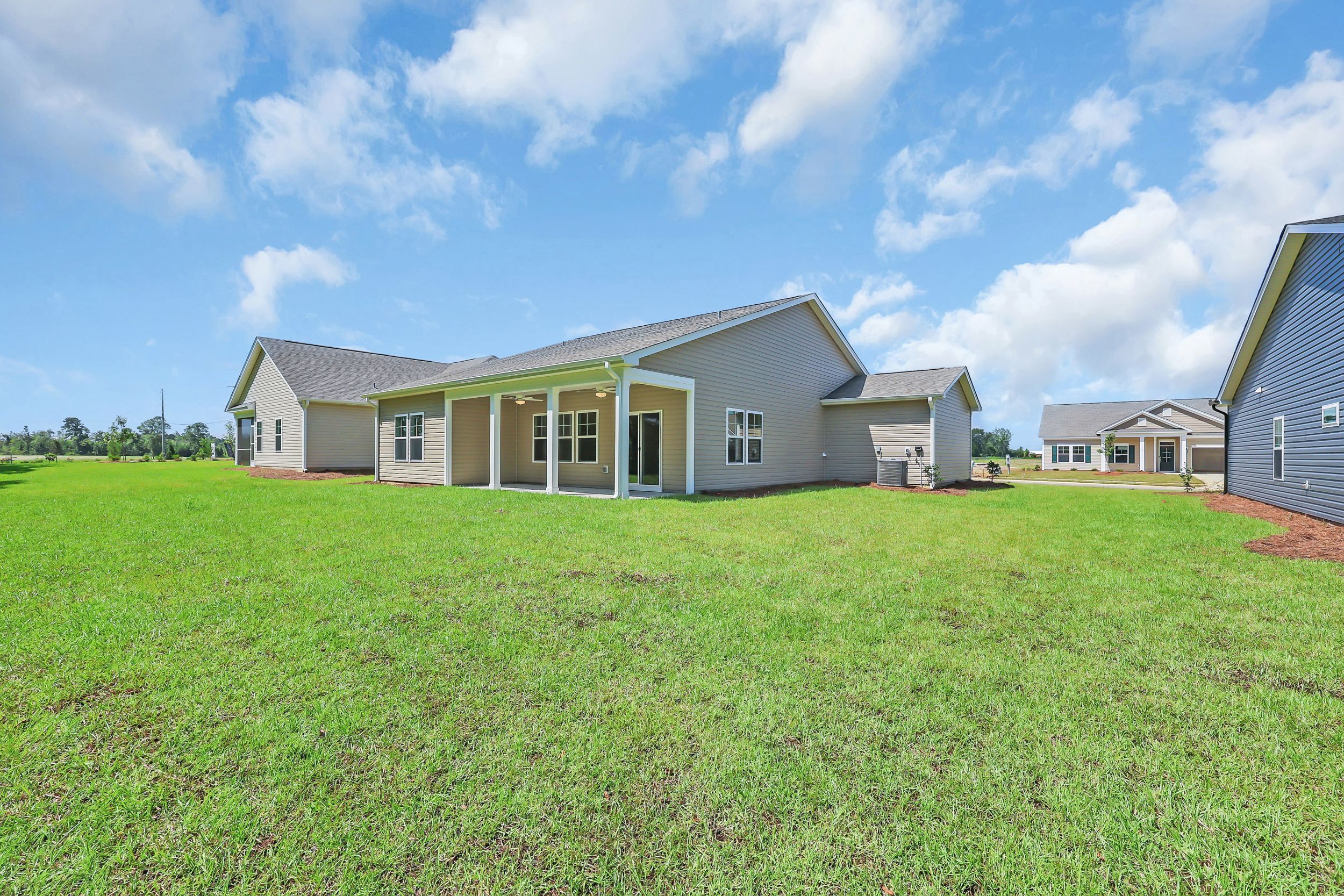 Bailey II - Back Exterior