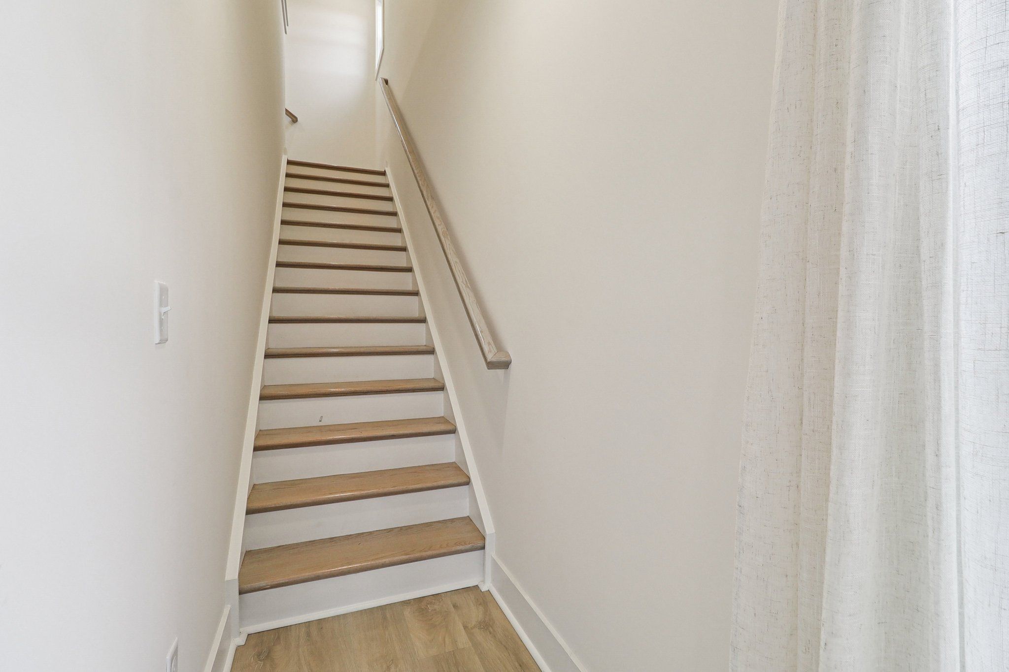 Southern Breeze II - Stairway